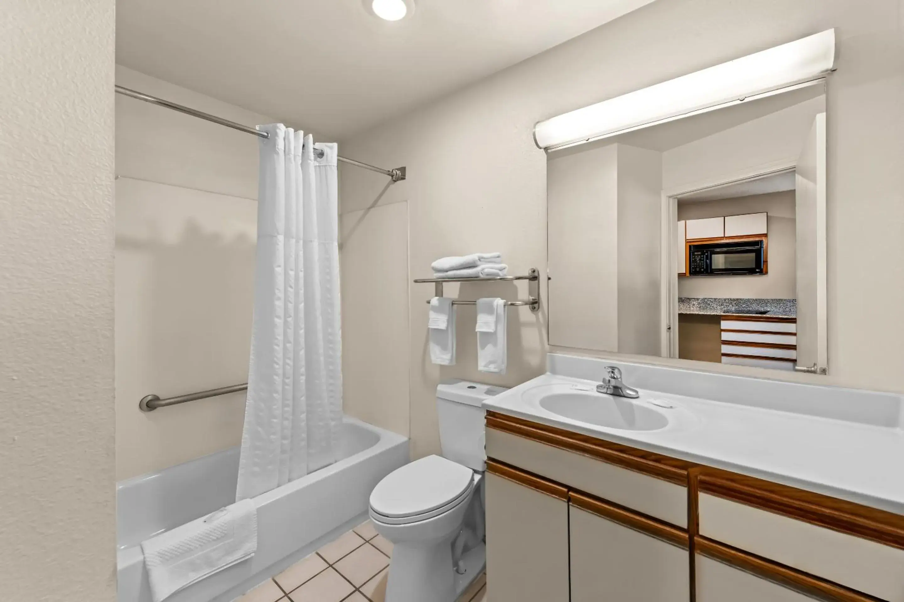 Double Room with Two Double Beds - Smoking in Birch Hill Suites Columbia Double Room with Two Double Beds - Smoking in Birch Hill Suites Columbia