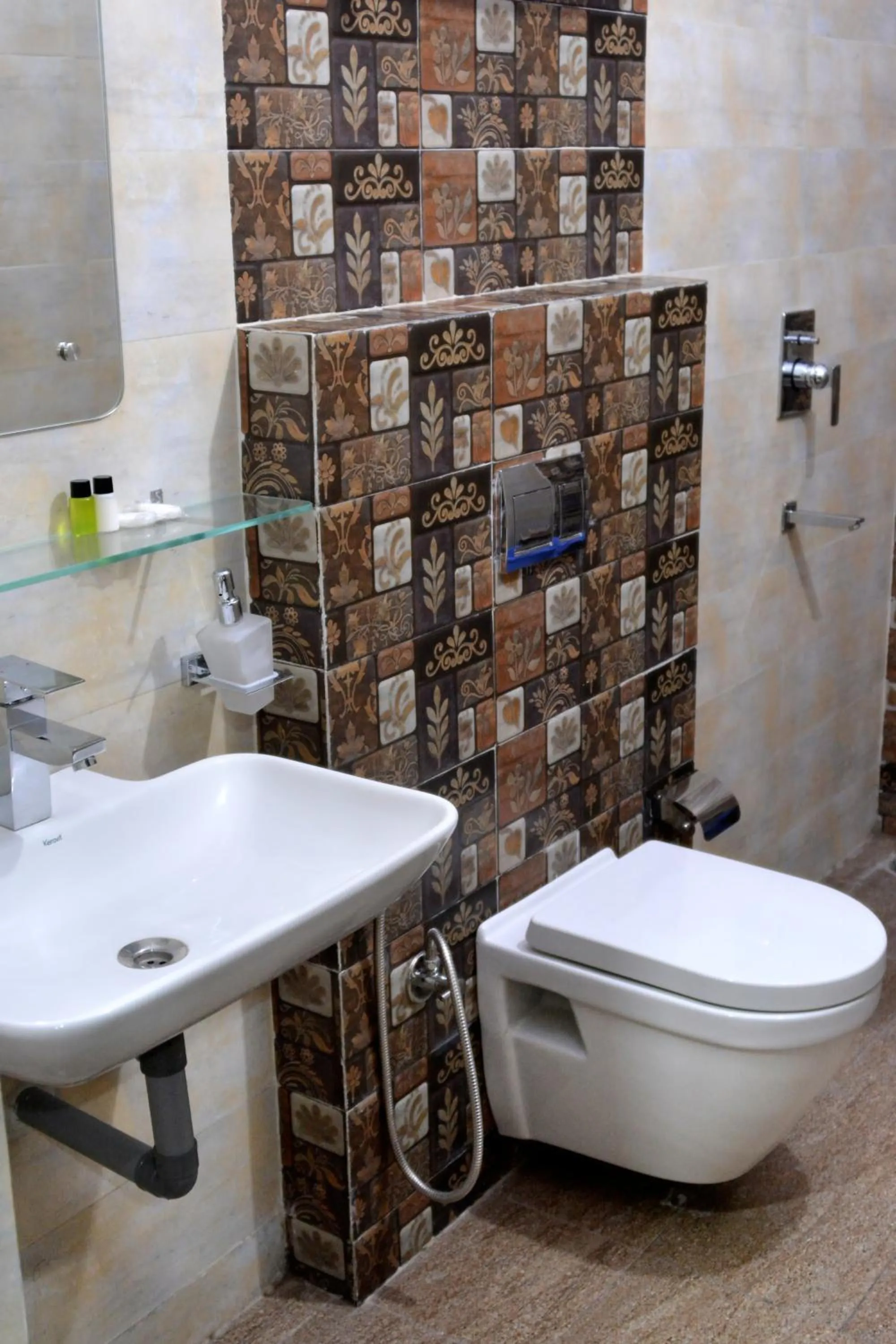 Bathroom in Hotel Trihari