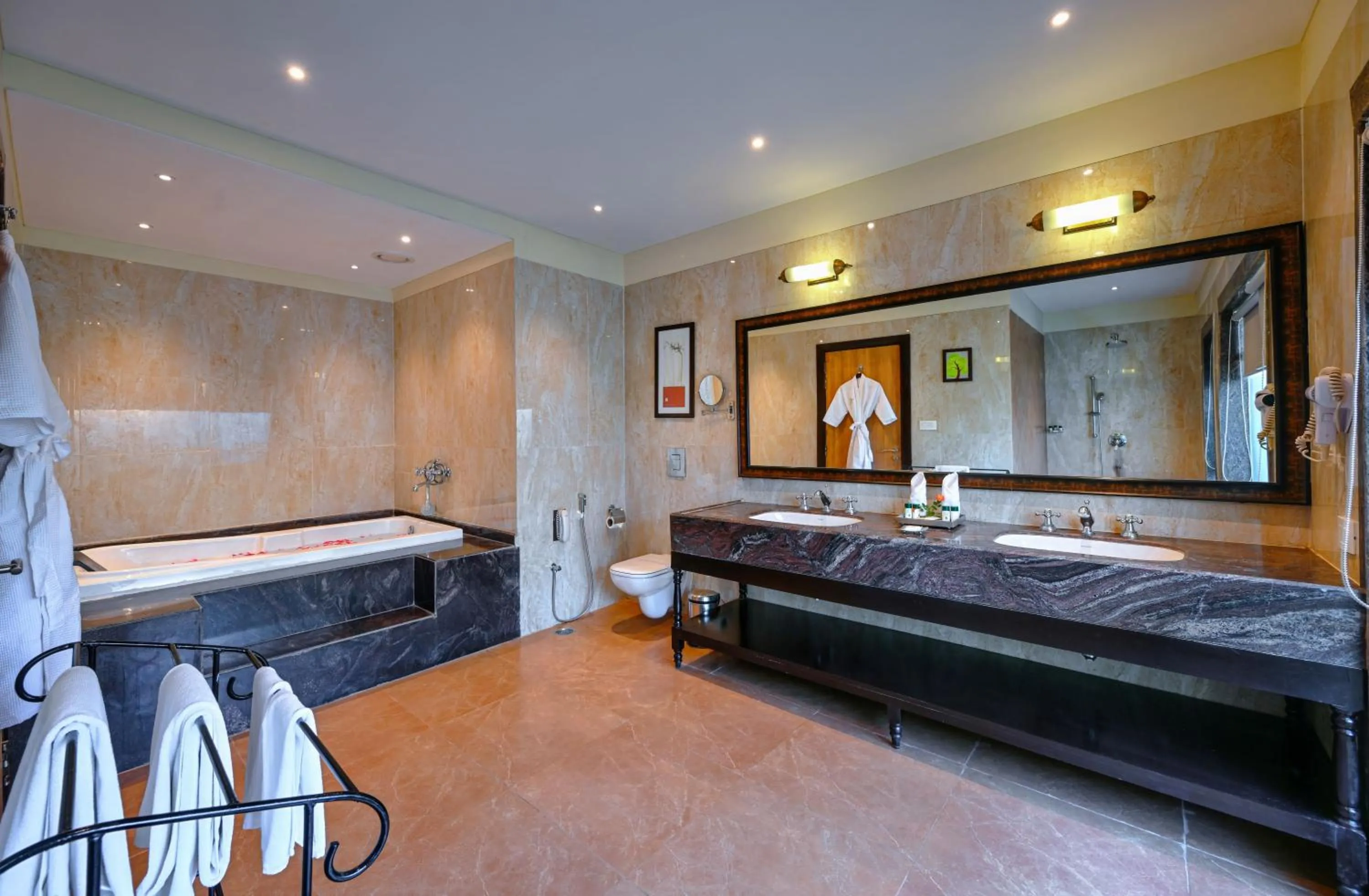 Bathroom, Bed in The Tigress, Ranthambore