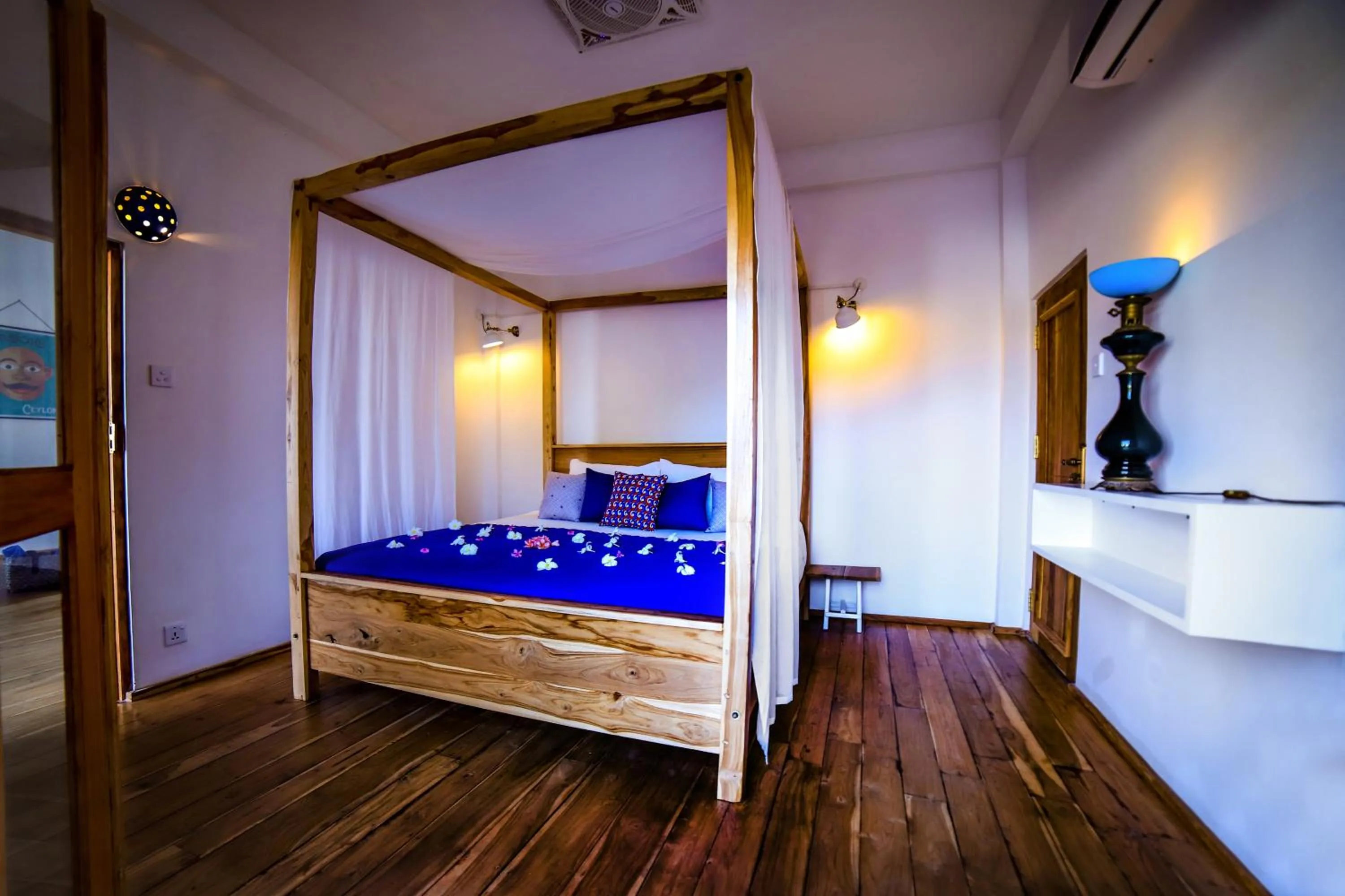 Photo of the whole room, Bed in Amanta Beach