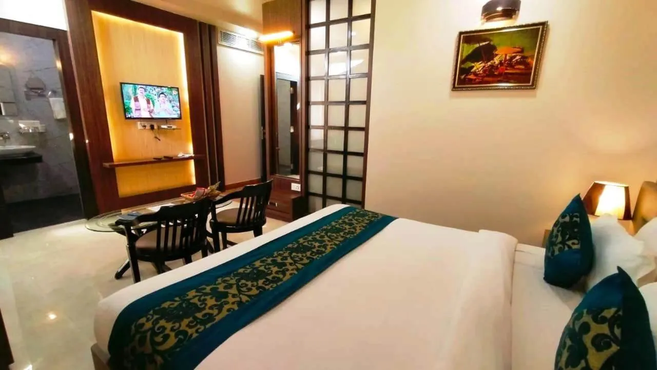 Photo of the whole room, Bed in Hotel Ozas Grand