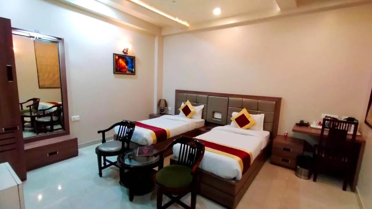 Photo of the whole room, Bed in Hotel Ozas Grand