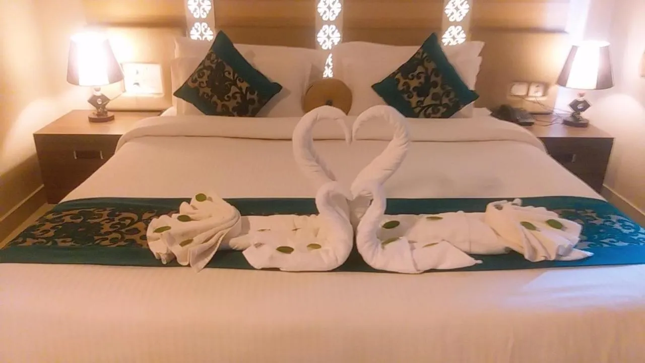 Breakfast, Bed in Hotel Ozas Grand