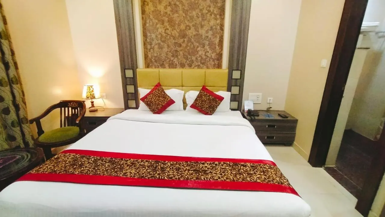 Photo of the whole room, Bed in Hotel Ozas Grand