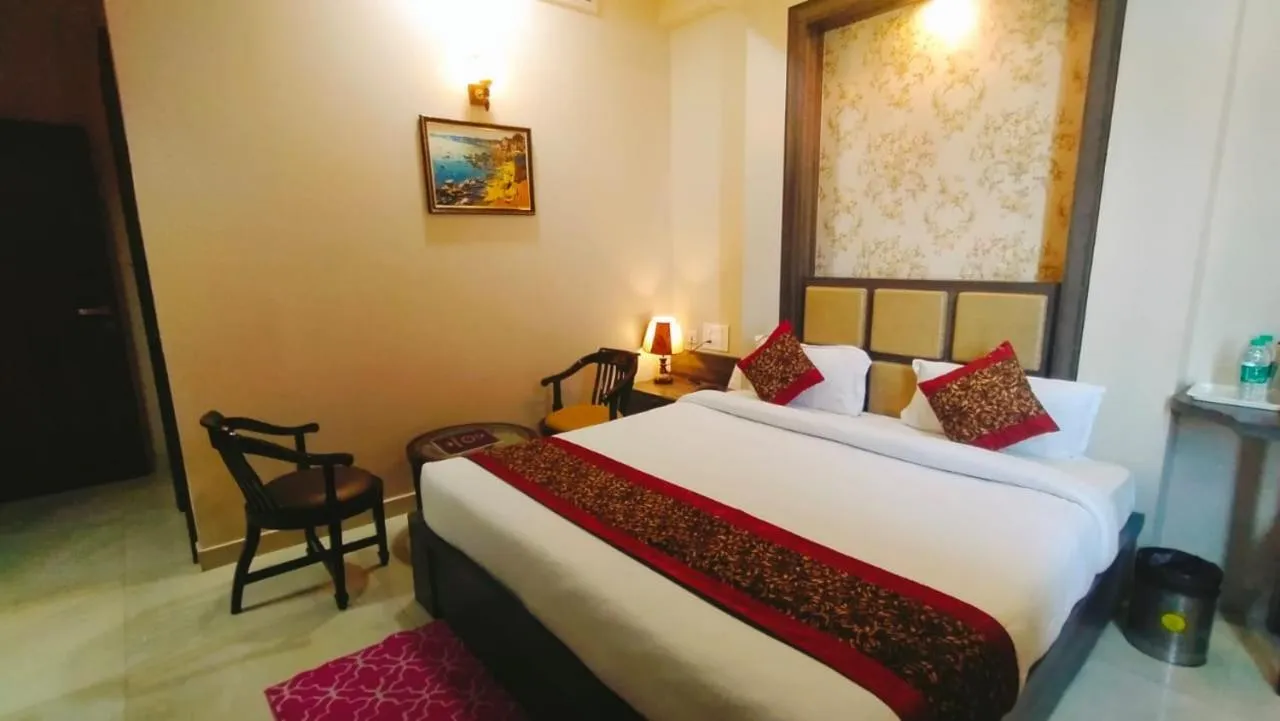 Photo of the whole room, Bed in Hotel Ozas Grand