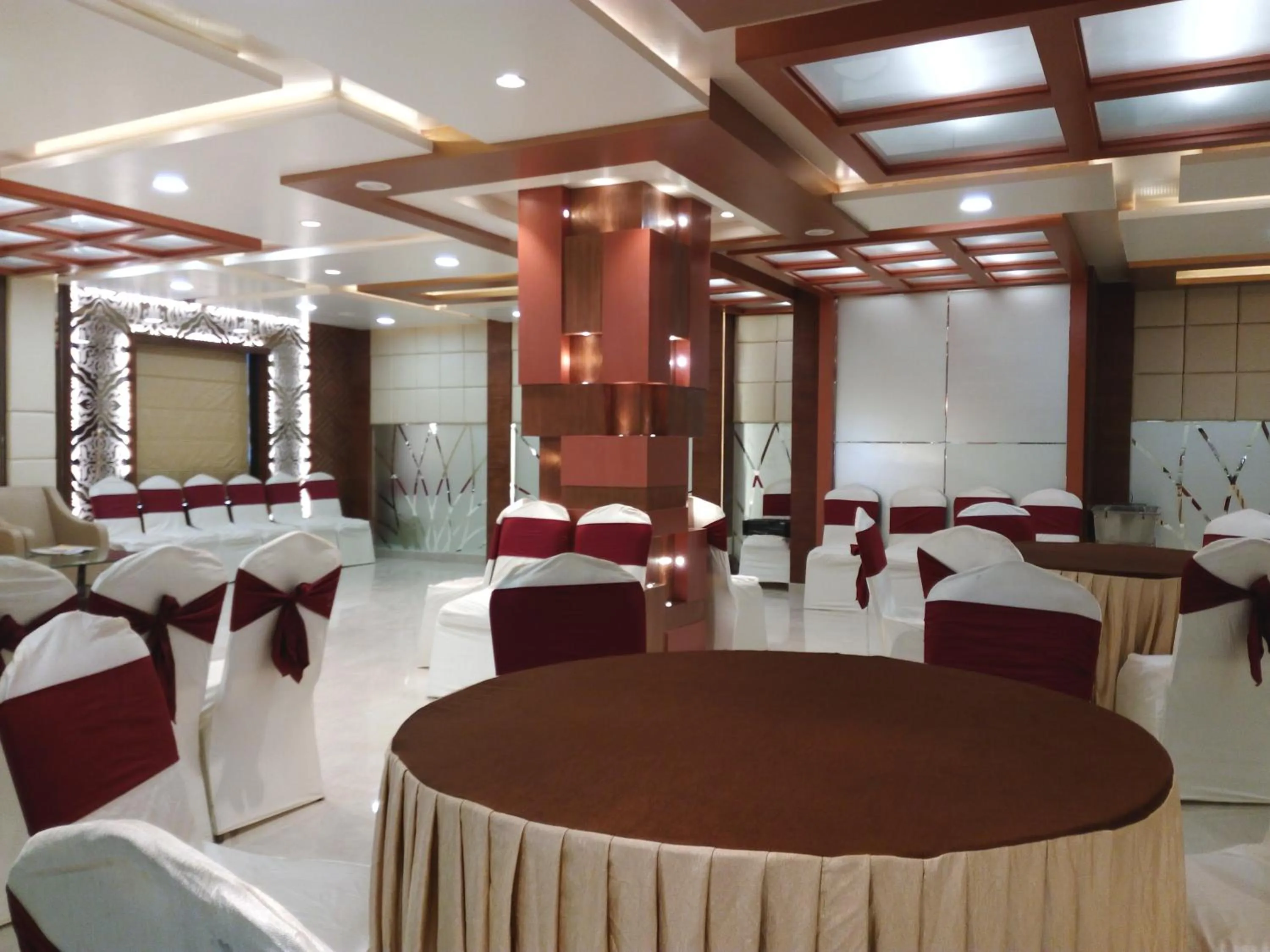 Banquet/Function facilities in Hotel Ozas Grand