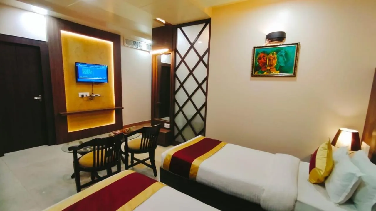 Photo of the whole room, Bed in Hotel Ozas Grand