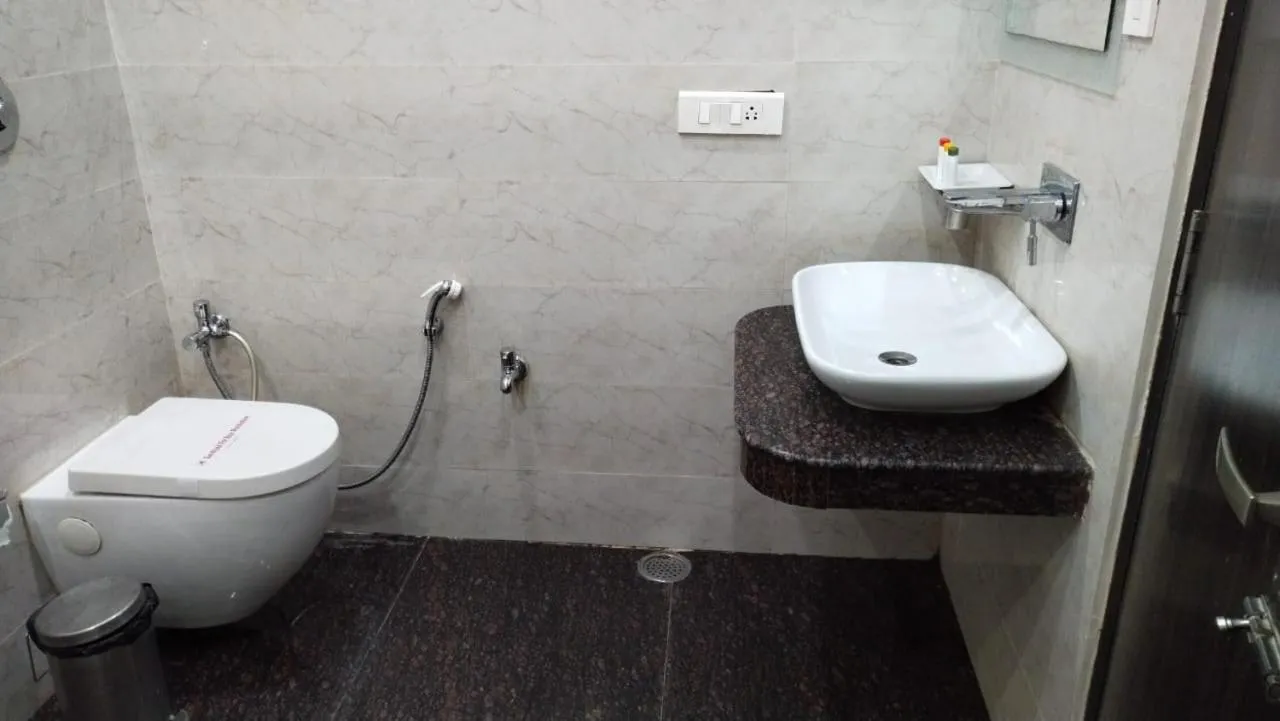 Bathroom in Hotel Ozas Grand