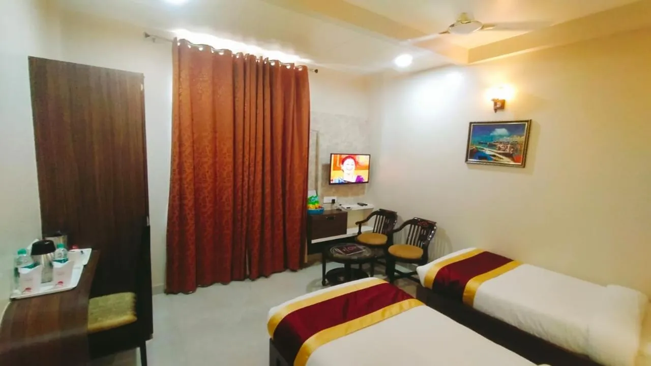 Photo of the whole room, Bed in Hotel Ozas Grand