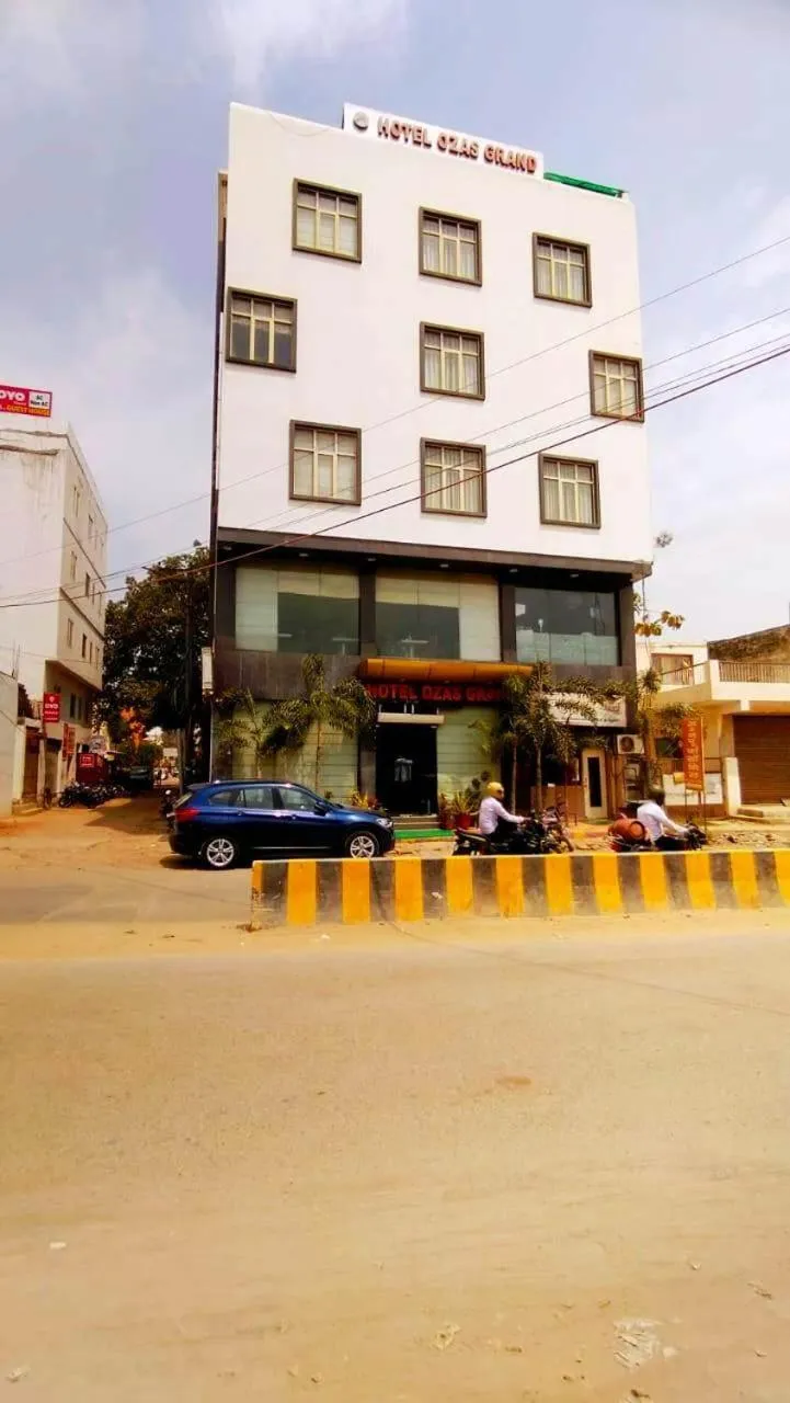 Property building in Hotel Ozas Grand