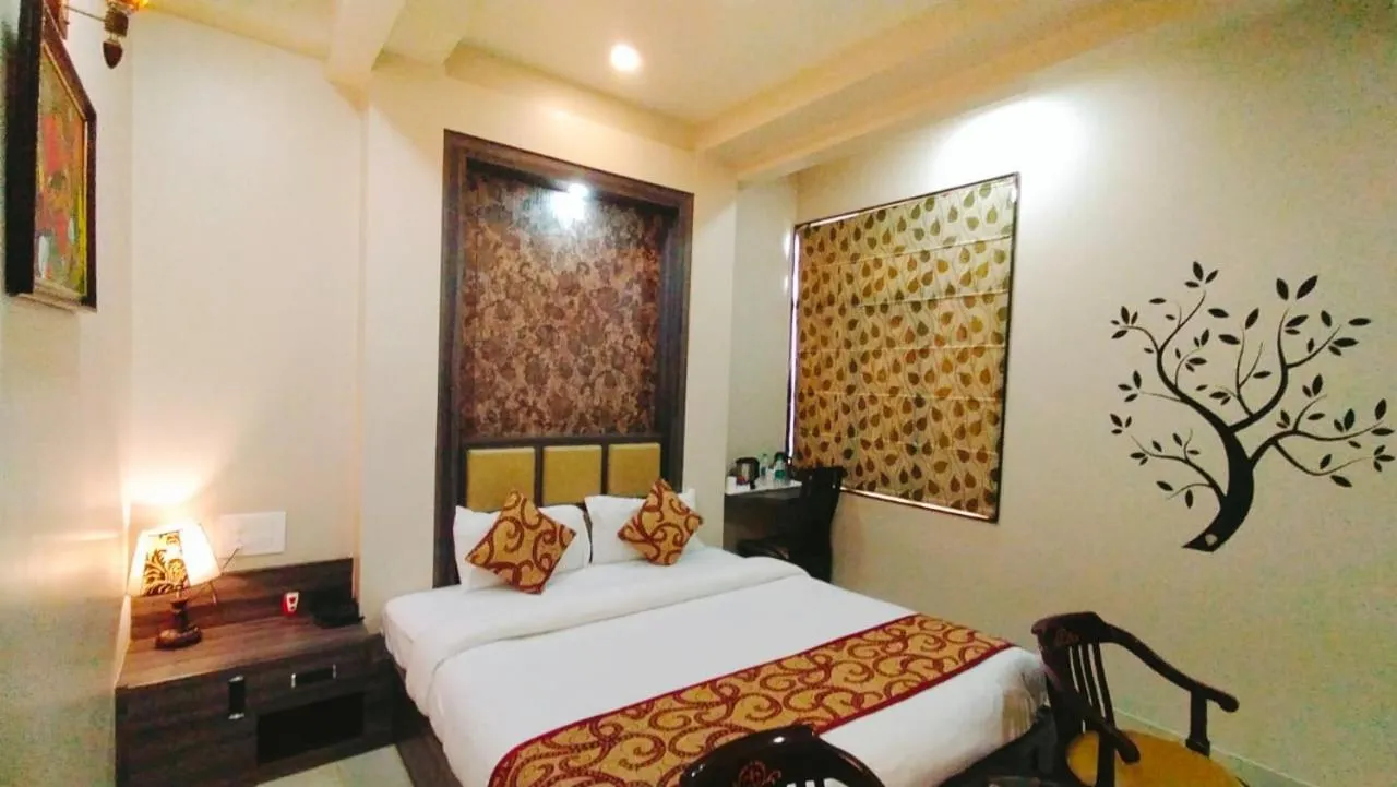 Photo of the whole room, Bed in Hotel Ozas Grand