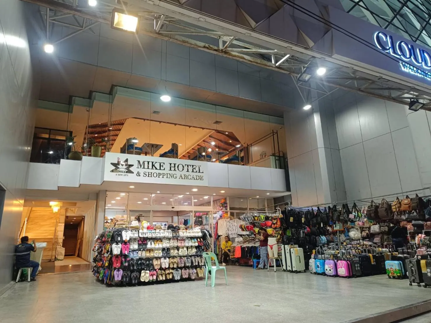 On-site shops in Mike Hotel