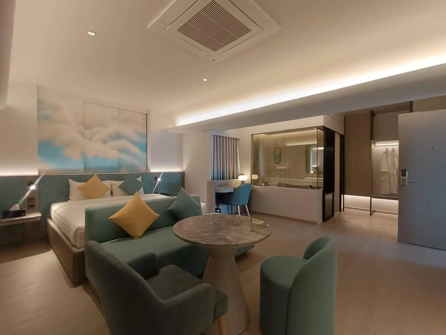 TV and multimedia, Bed in Mike Hotel