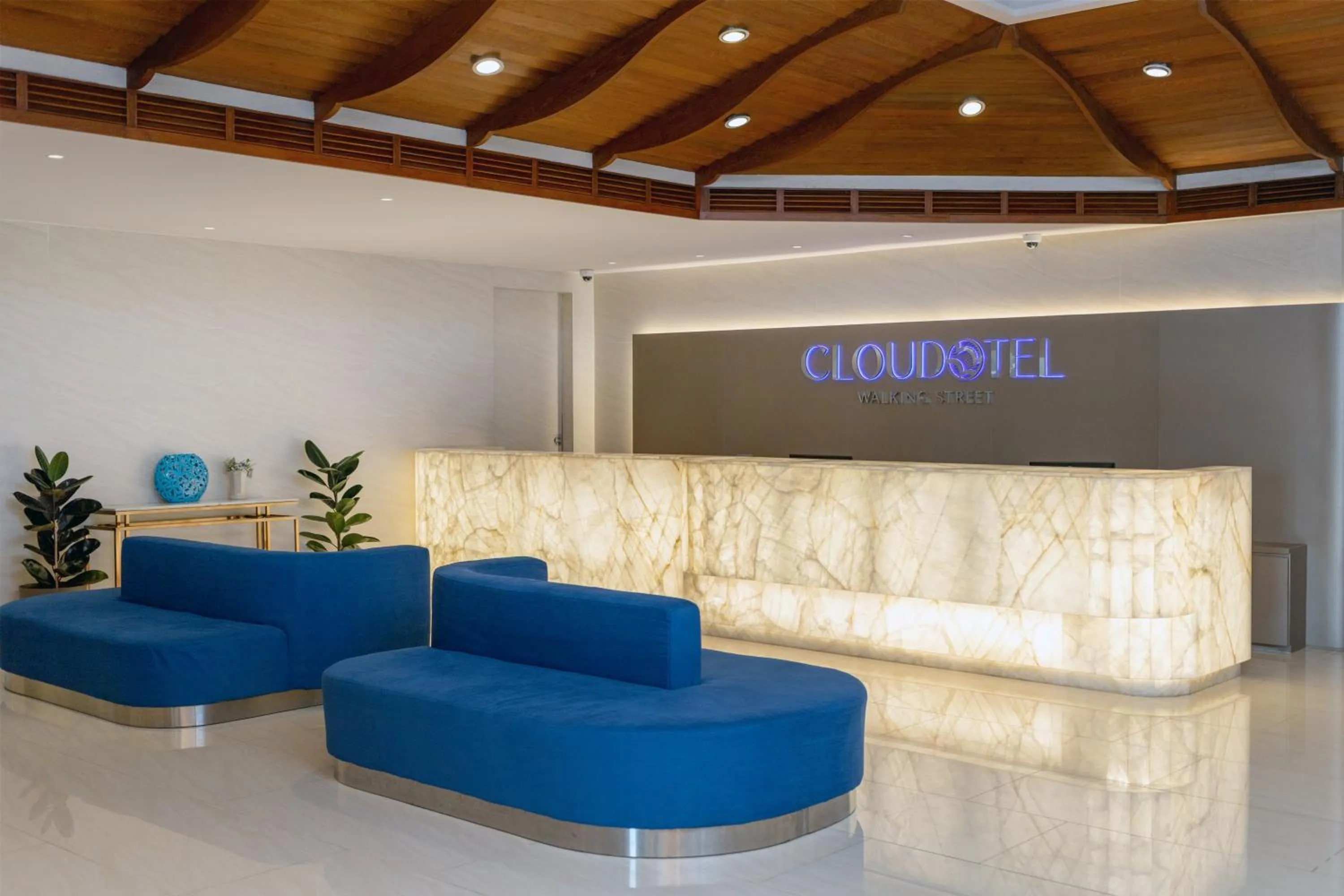 Lobby or reception in Cloudotel Walking Street Pattaya