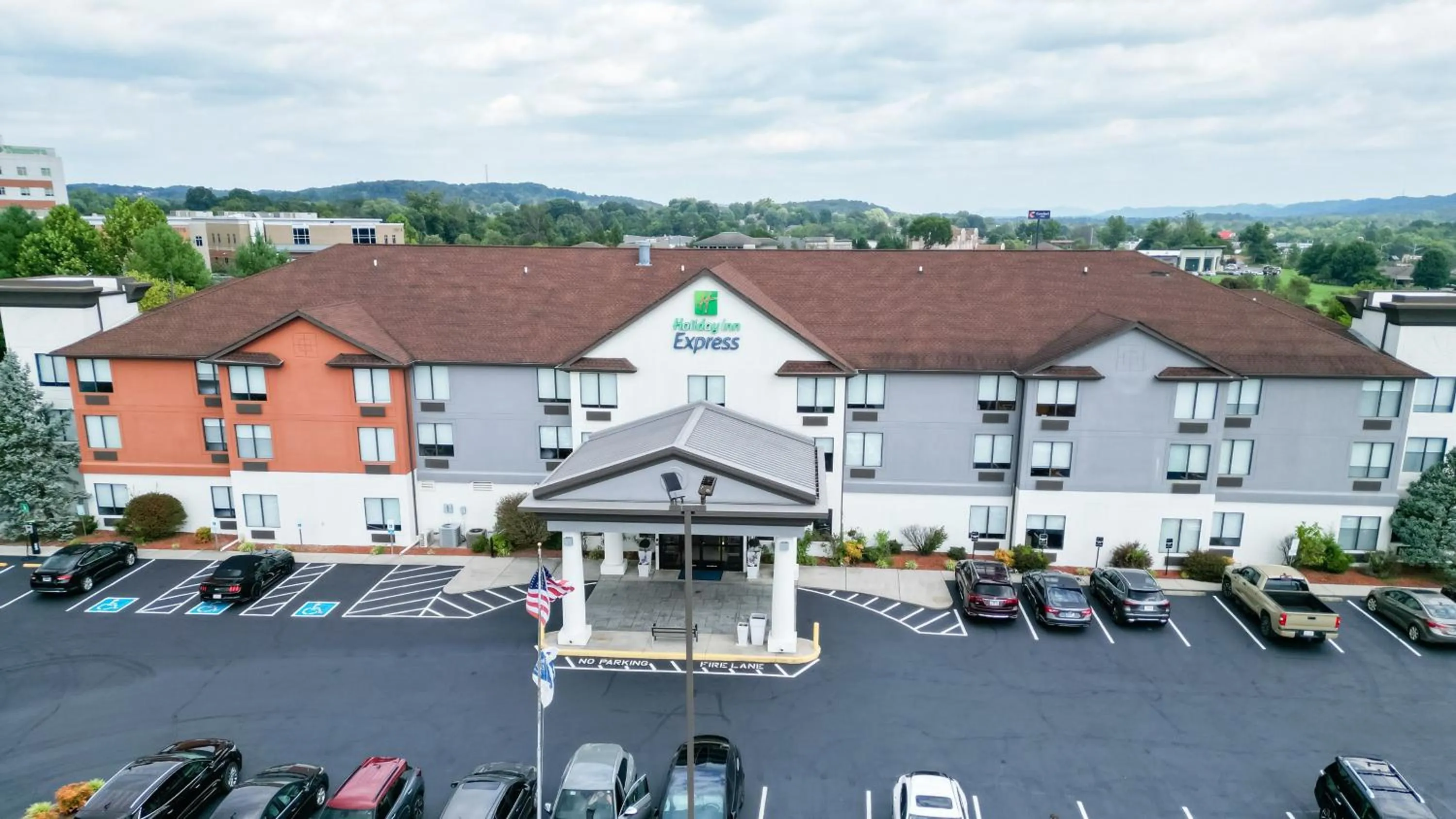 Property building in Holiday Inn Express Hotel & Suites Knoxville-North-I-75 Exit 112 by IHG