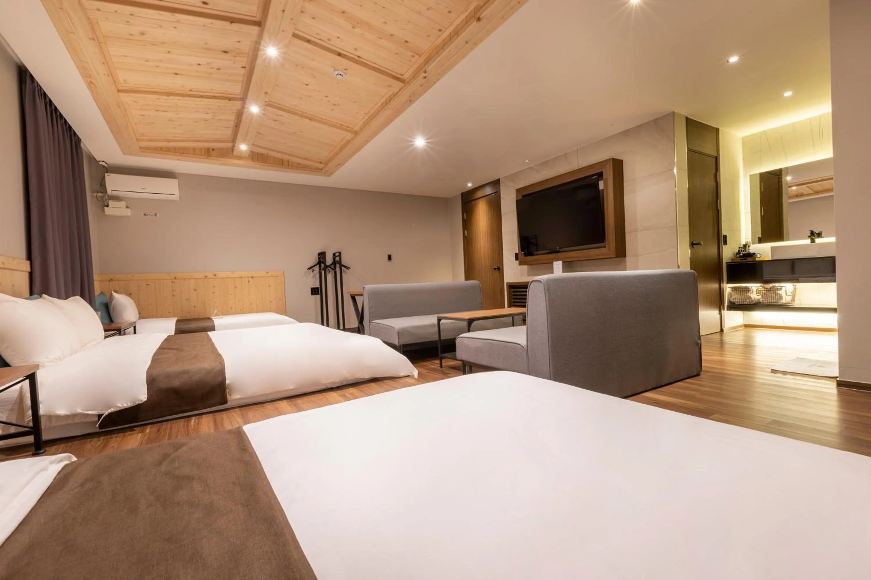 Bed in Sorgente Business Hotel