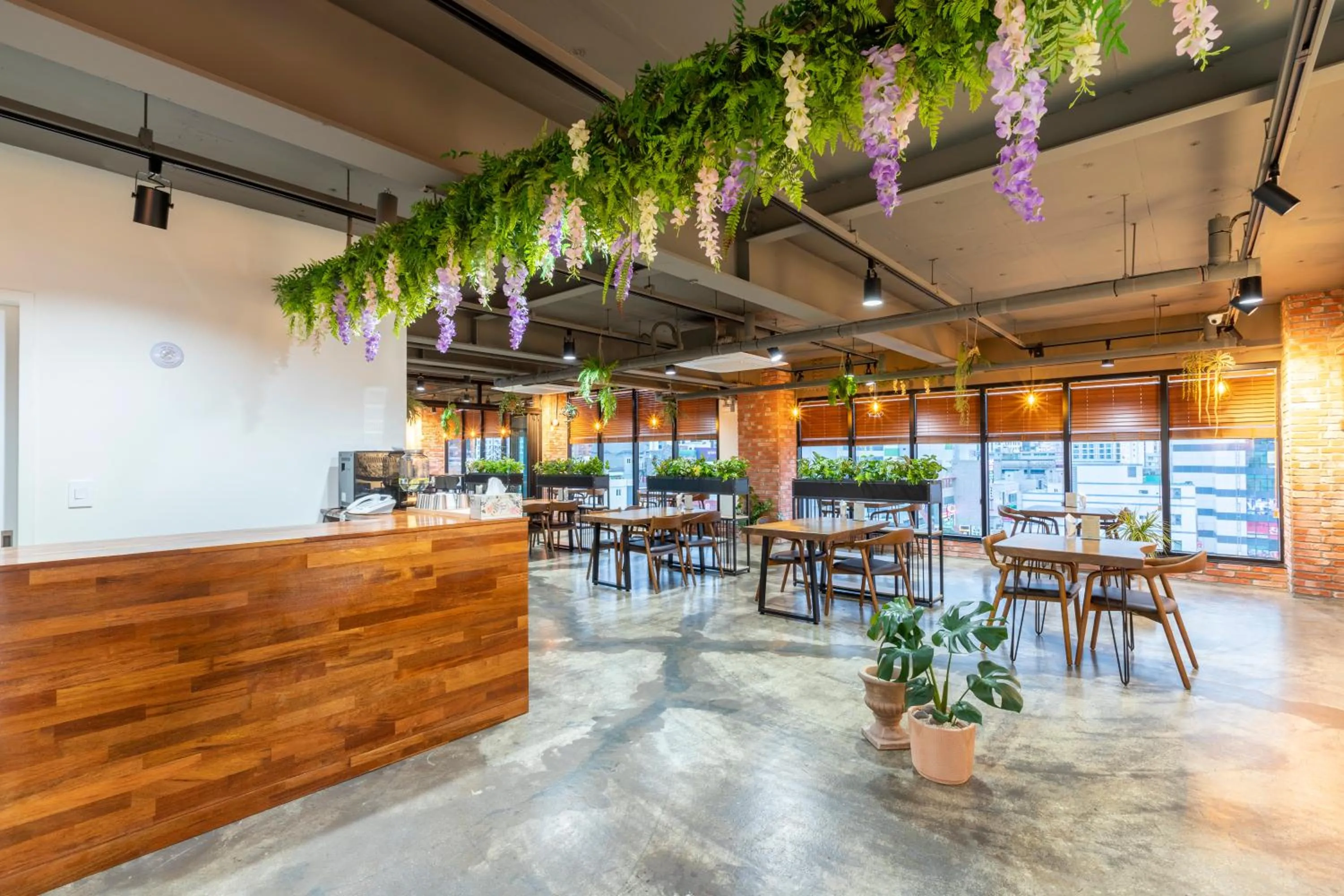 Restaurant/places to eat in Sorgente Business Hotel