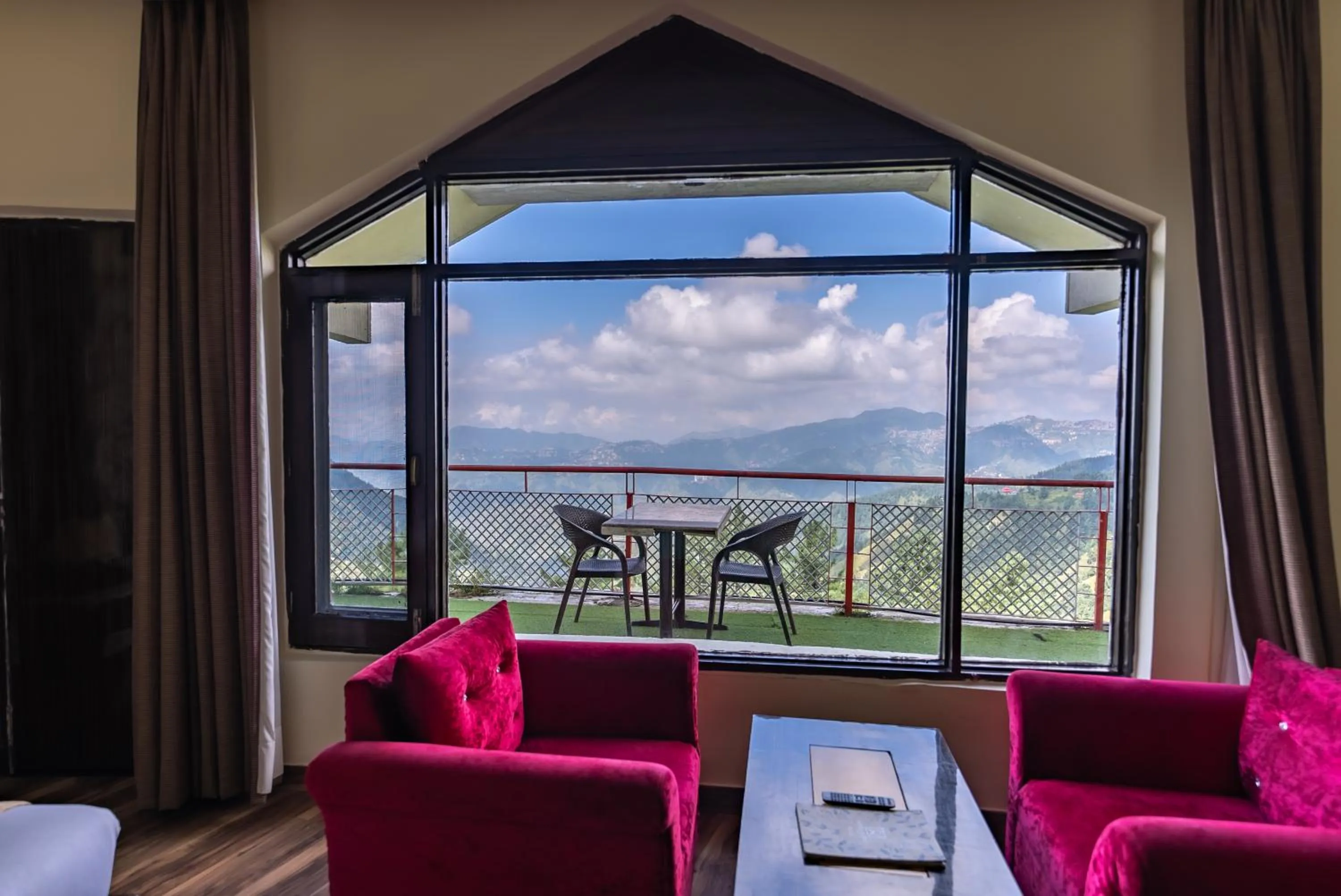 Mountain view in Kufri Pacific Resort