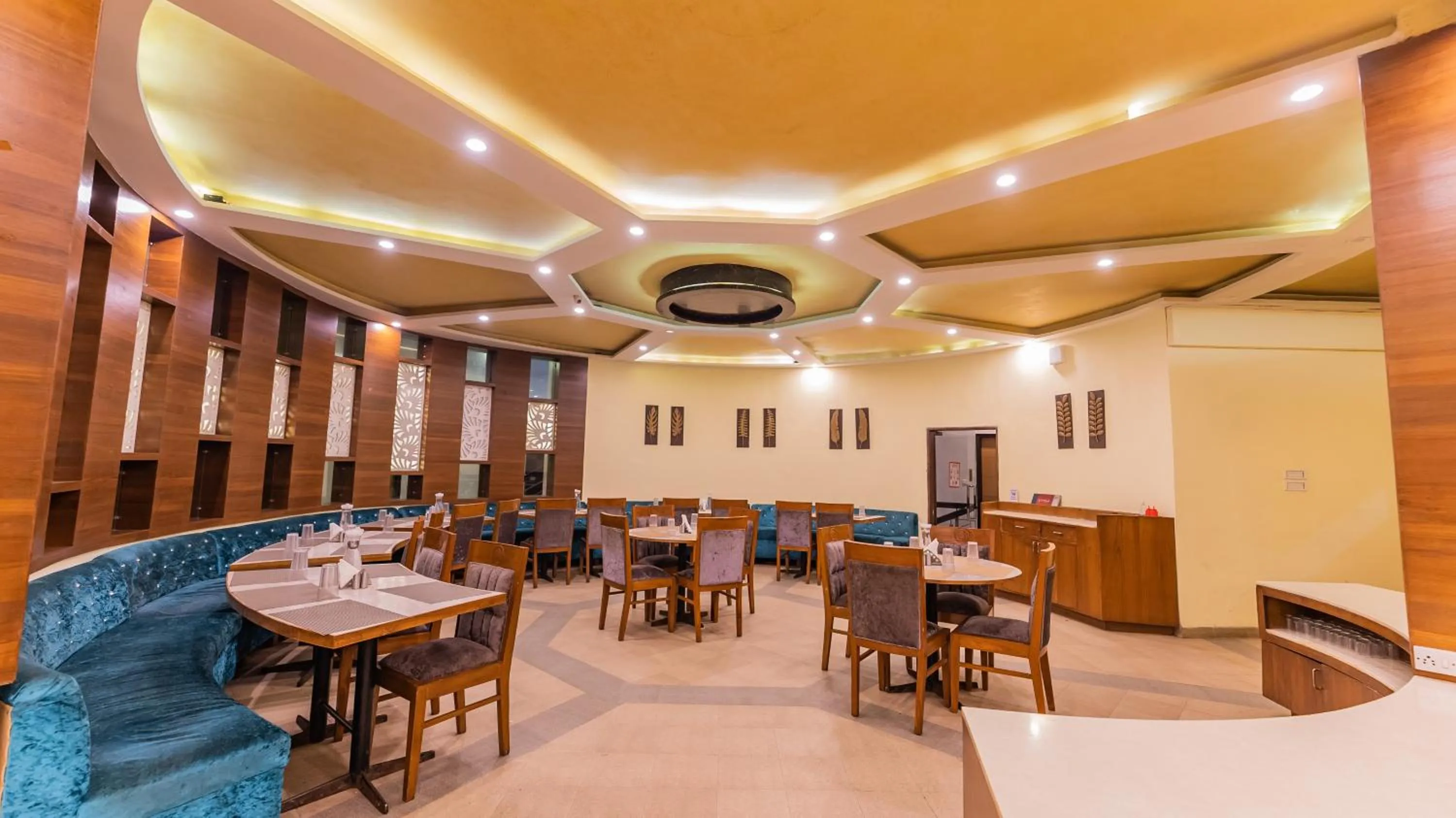 Restaurant/places to eat in Kufri Pacific Resort