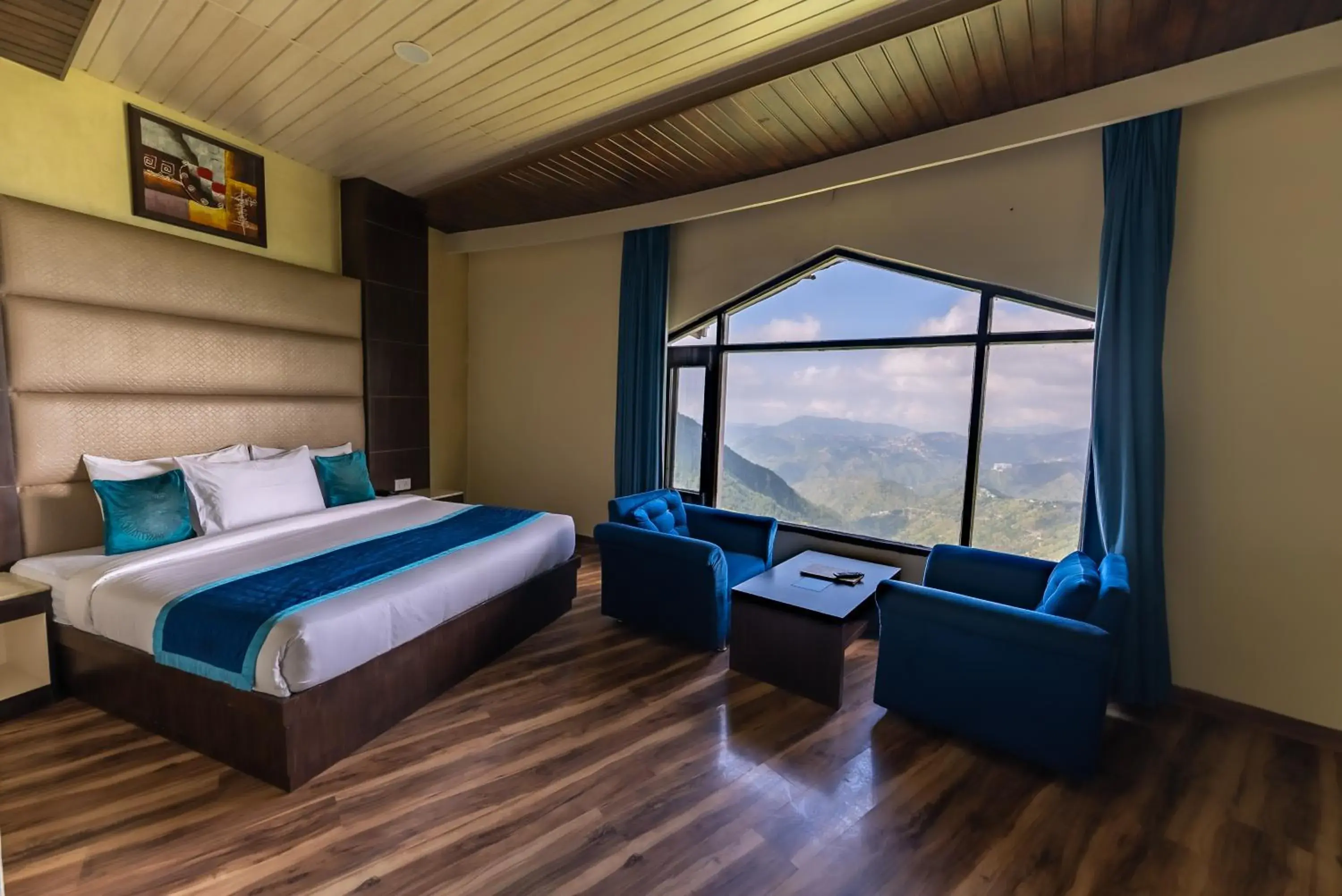 King Room with Mountain View in Kufri Pacific Resort King Room with Mountain View in Kufri Pacific Resort