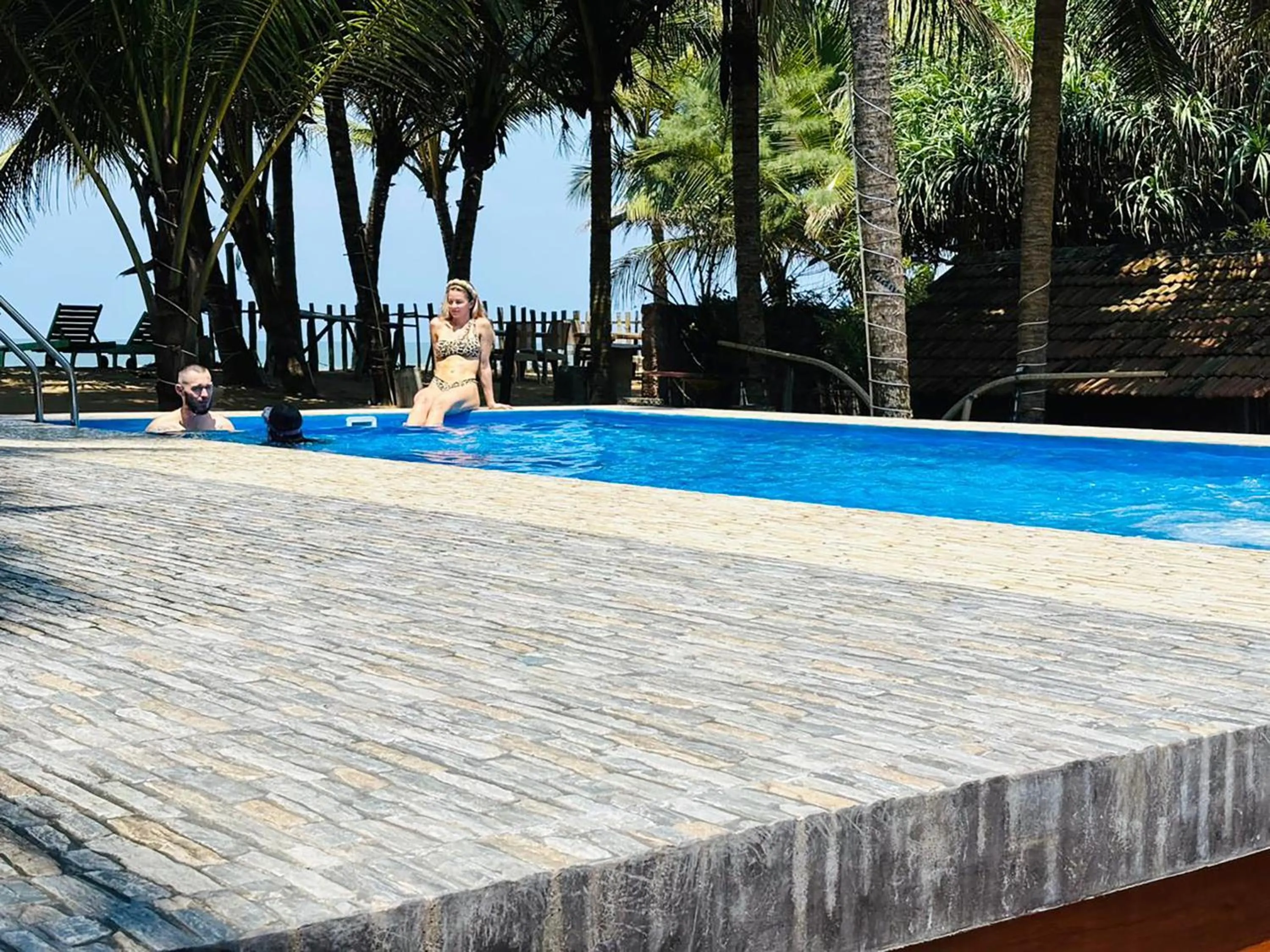 Swimming pool in Hotel Coconut Bay