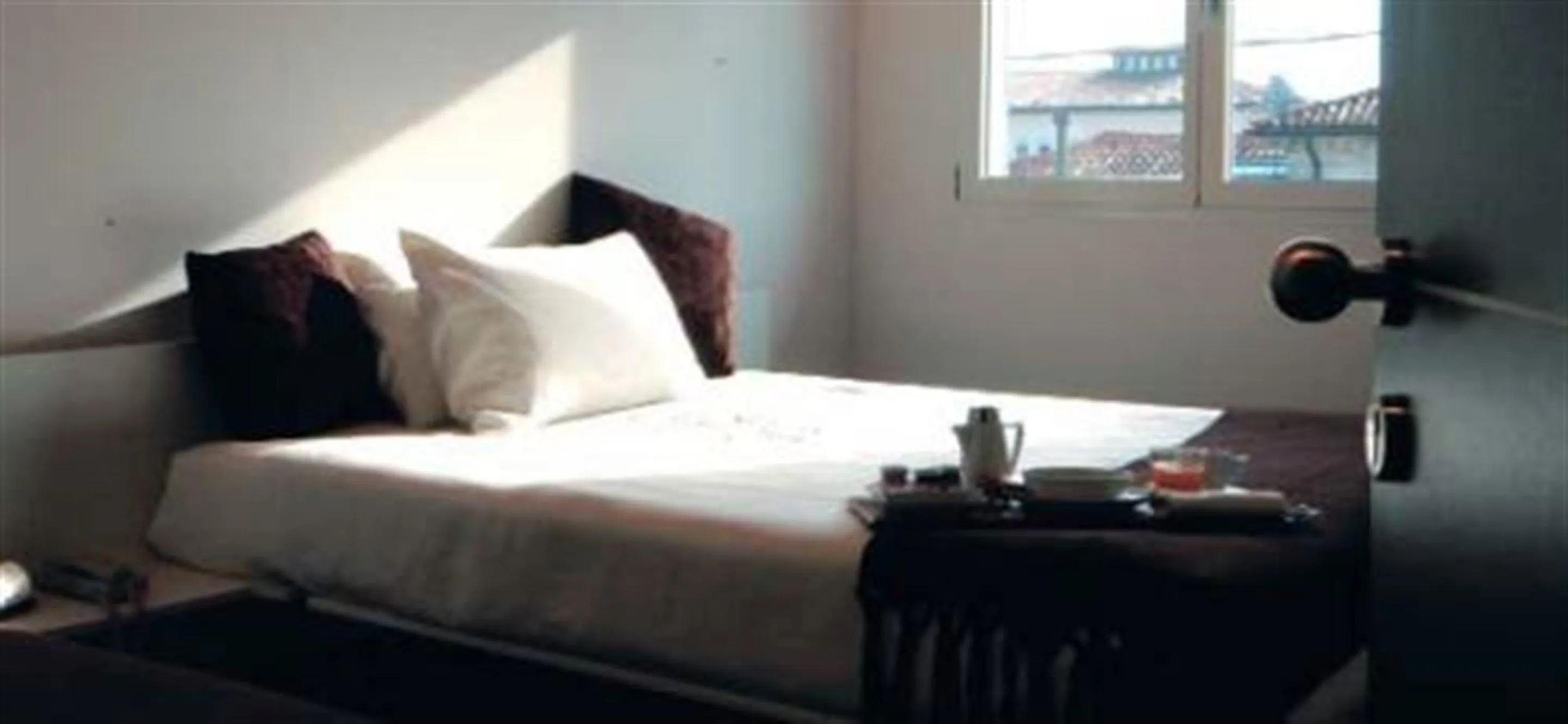 Photo of the whole room in 15.92 Hotel