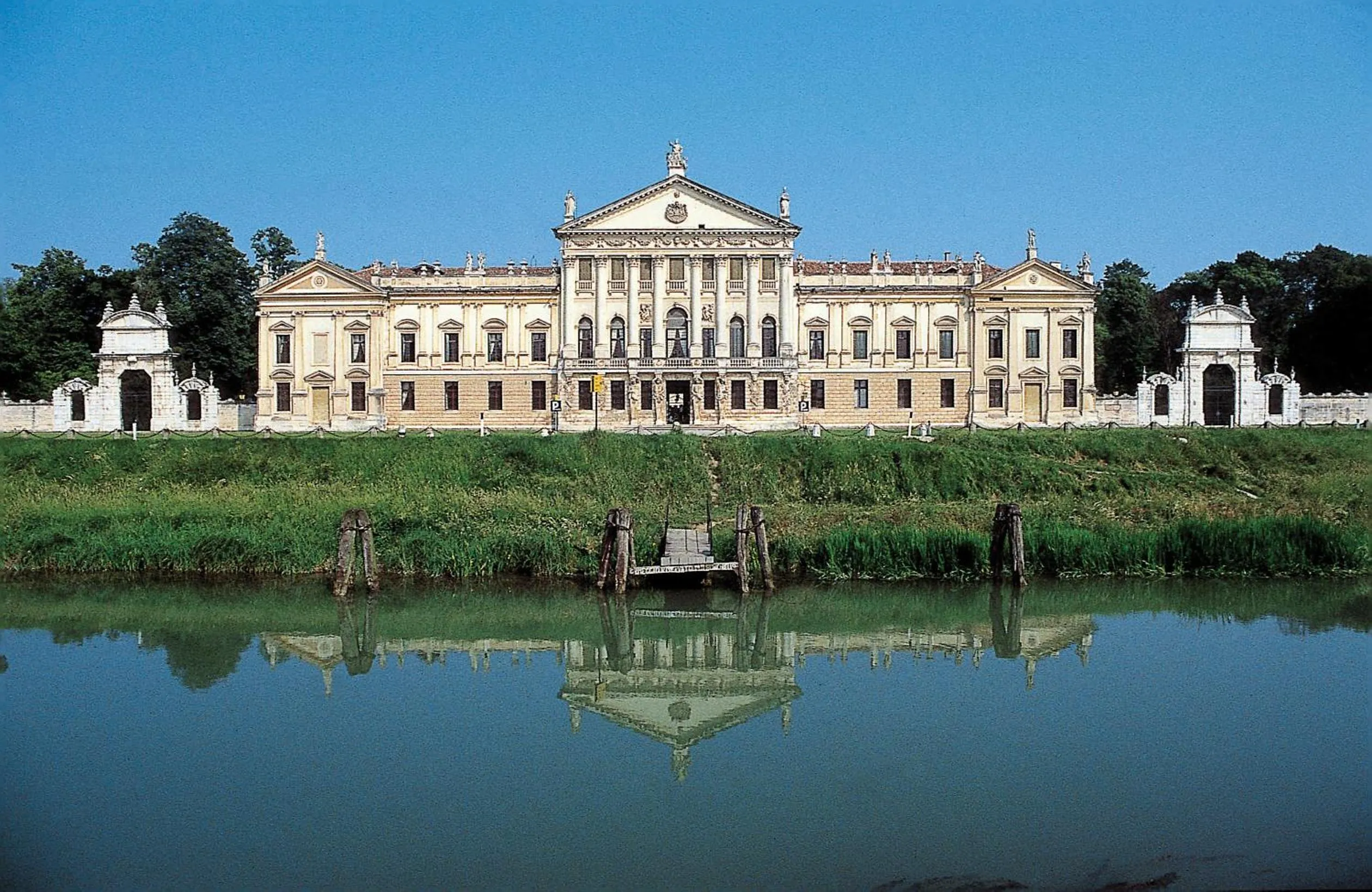 Area and facilities in 15.92 Hotel