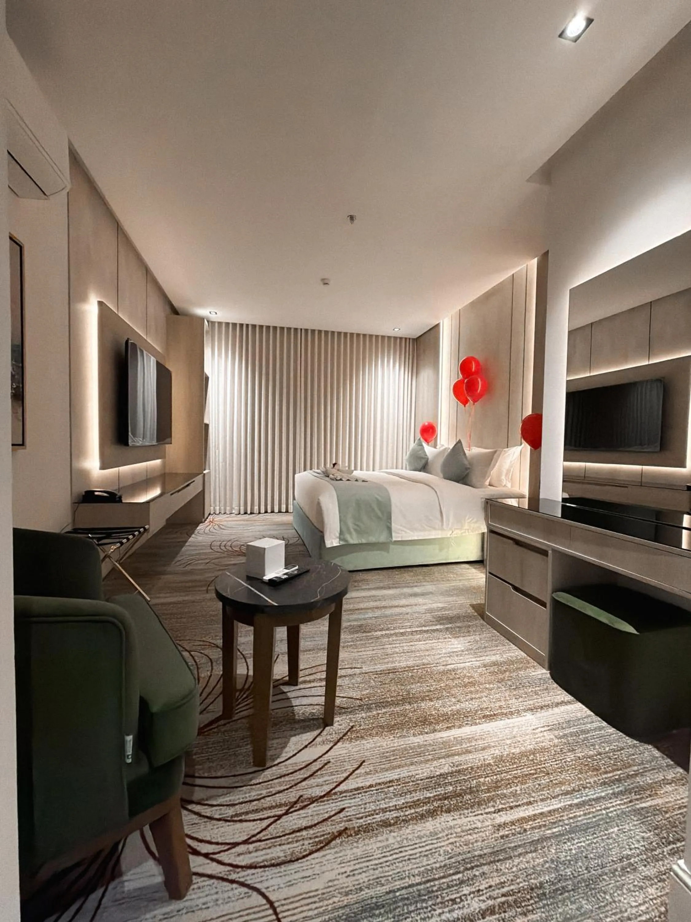 Bed in Rose Garden Hotel فندق روز جاردن