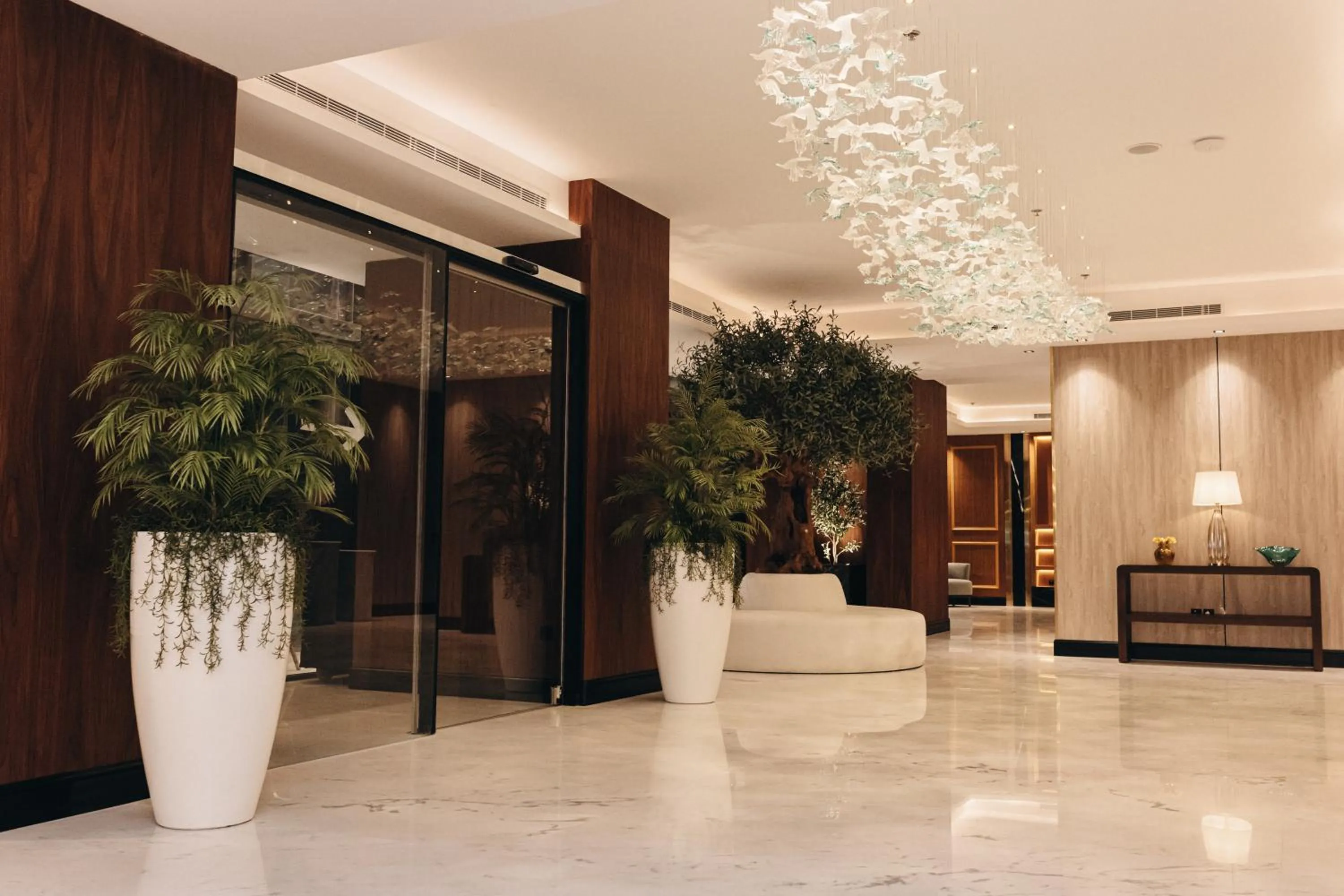 Rose Garden Hotel فندق روز جاردن