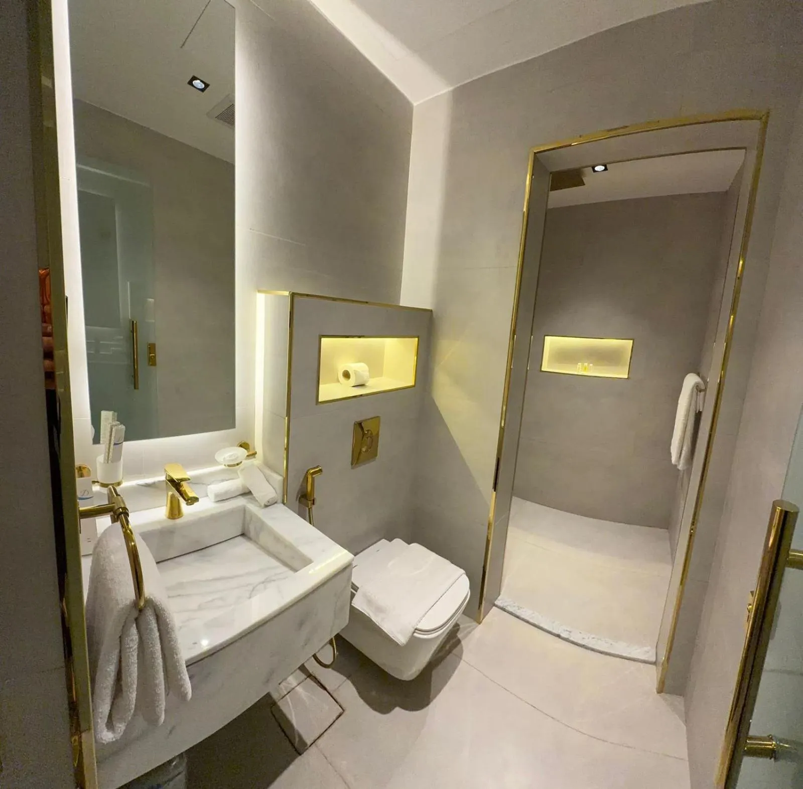 Rose Garden Hotel فندق روز جاردن