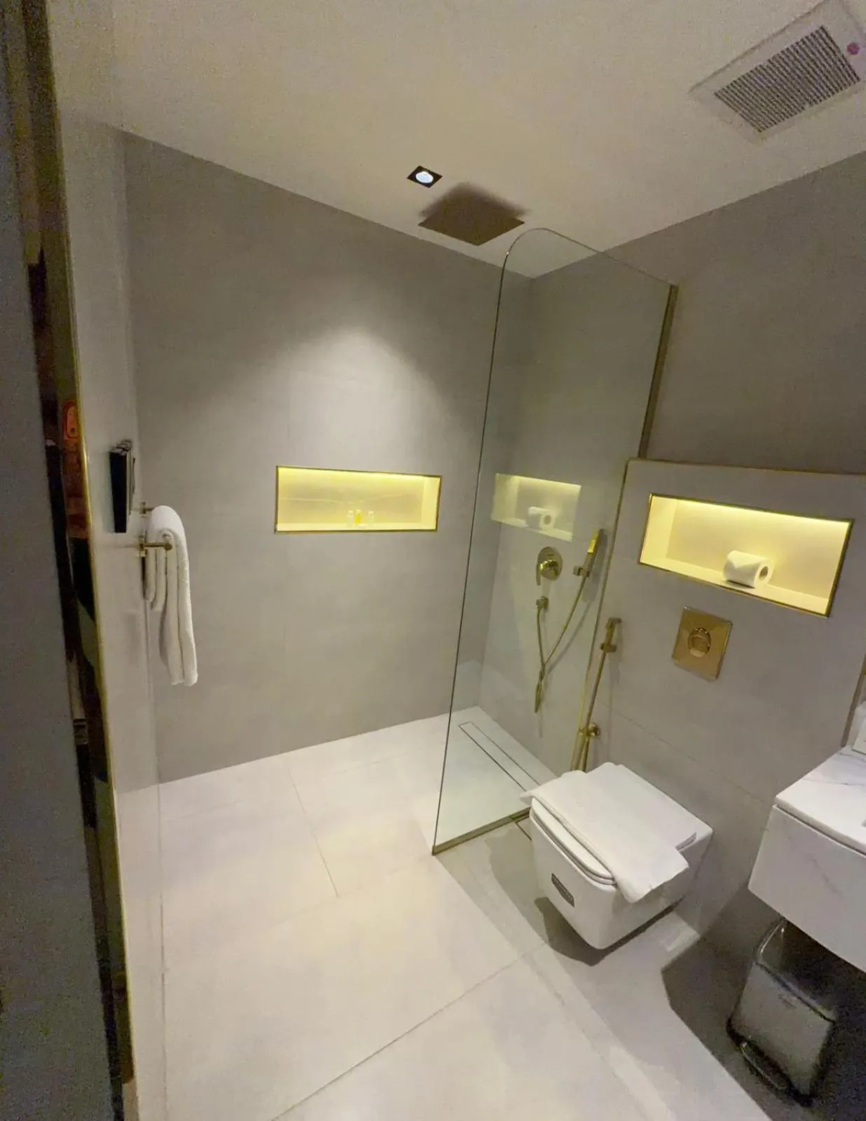 Rose Garden Hotel فندق روز جاردن