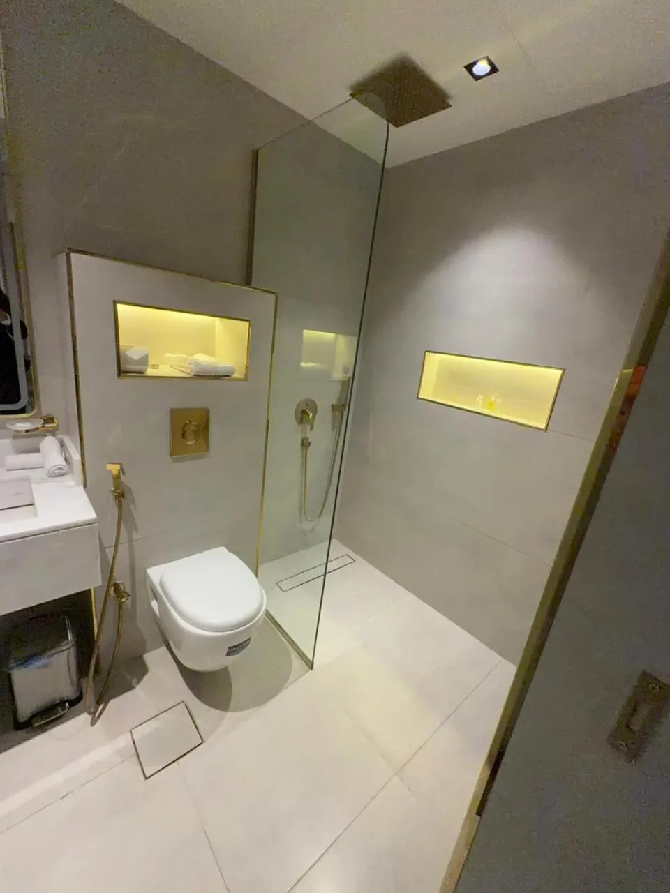 Rose Garden Hotel فندق روز جاردن