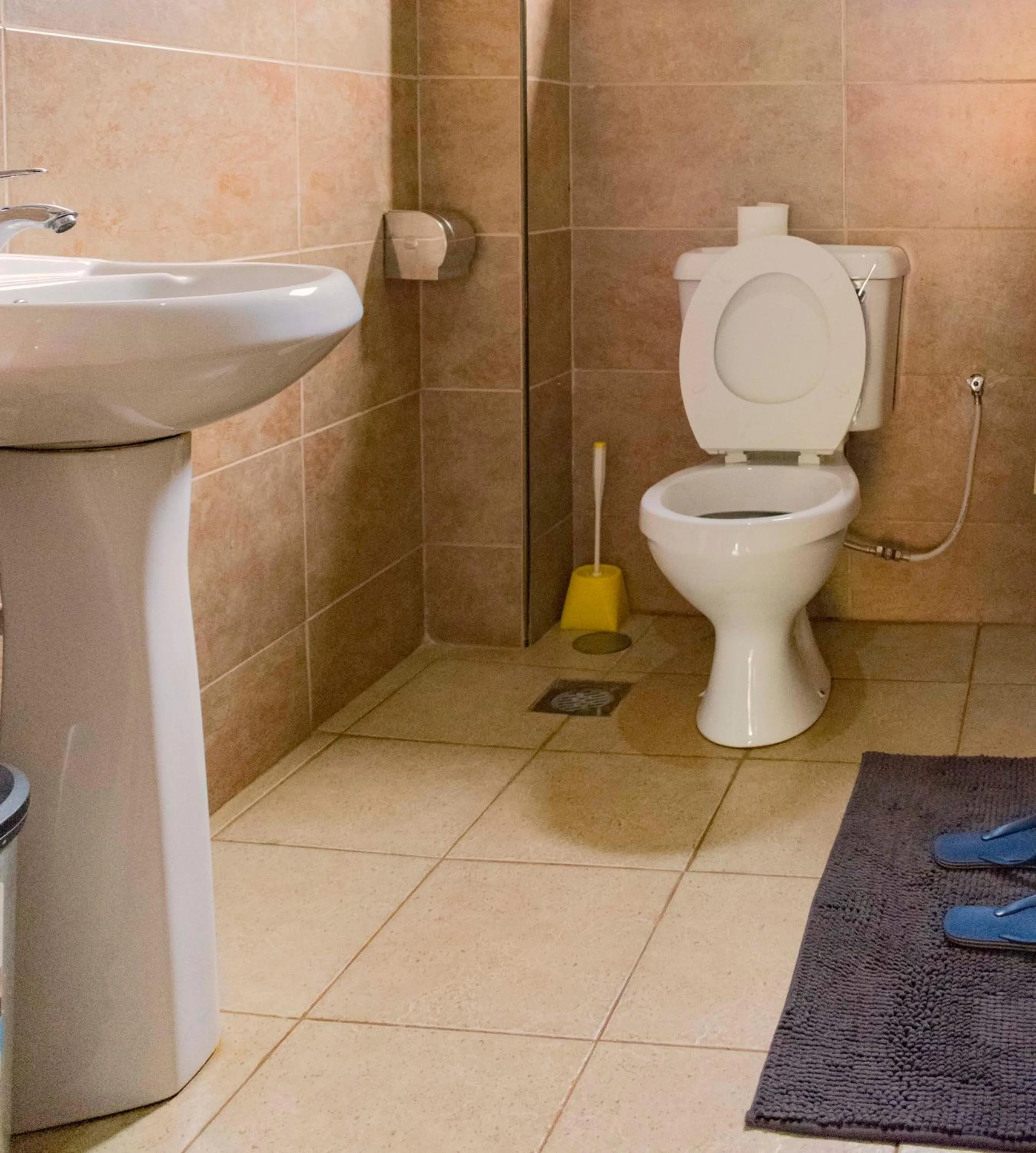 Bathroom in Fort Fun City Hotel Fort Portal