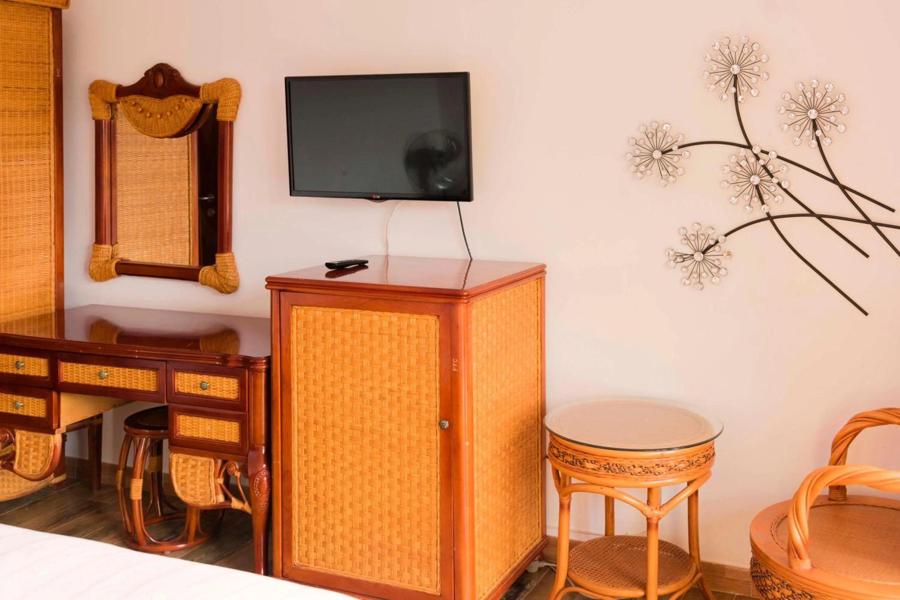 TV and multimedia in Fort Fun City Hotel Fort Portal