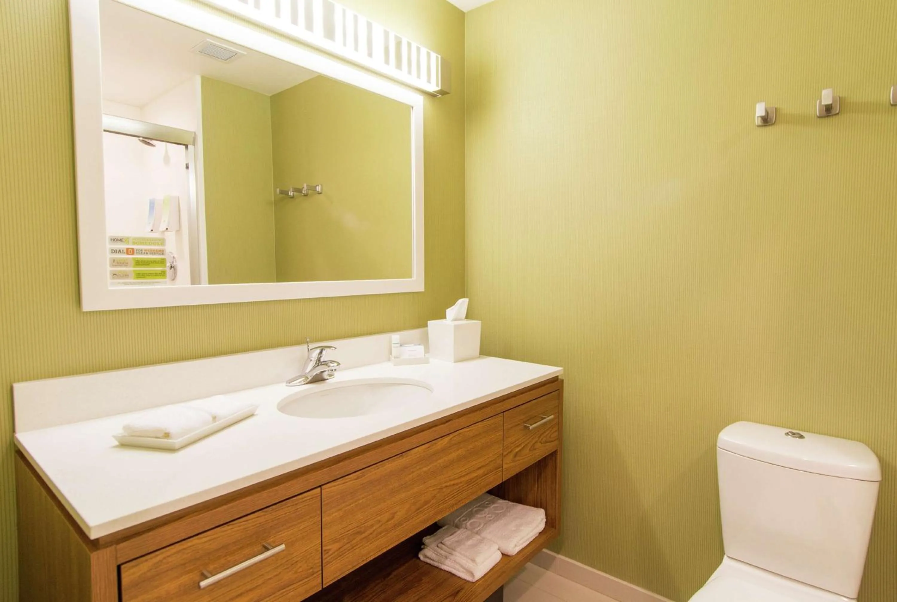 Bathroom in Home2 Suites by Hilton Atlanta Newnan