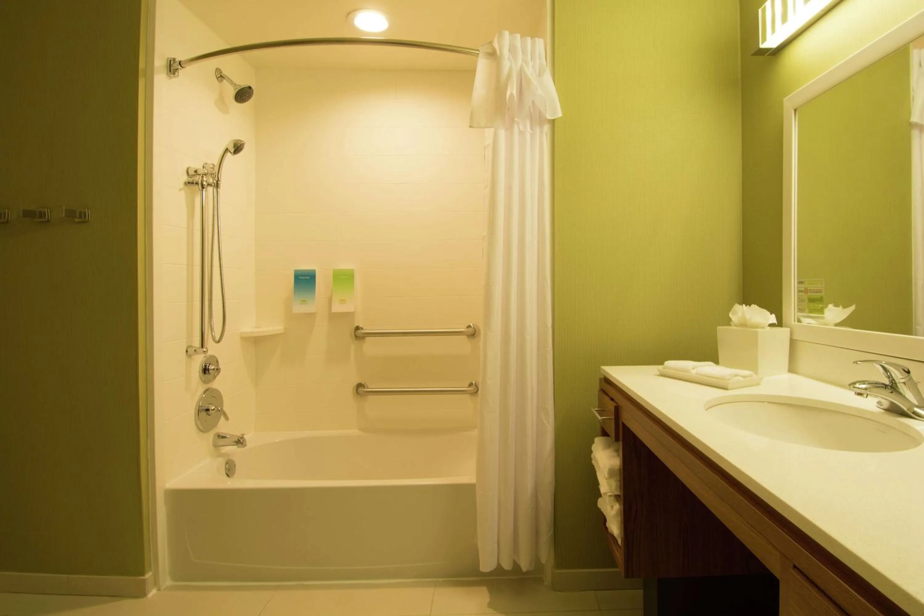 Bathroom in Home2 Suites by Hilton Atlanta Newnan