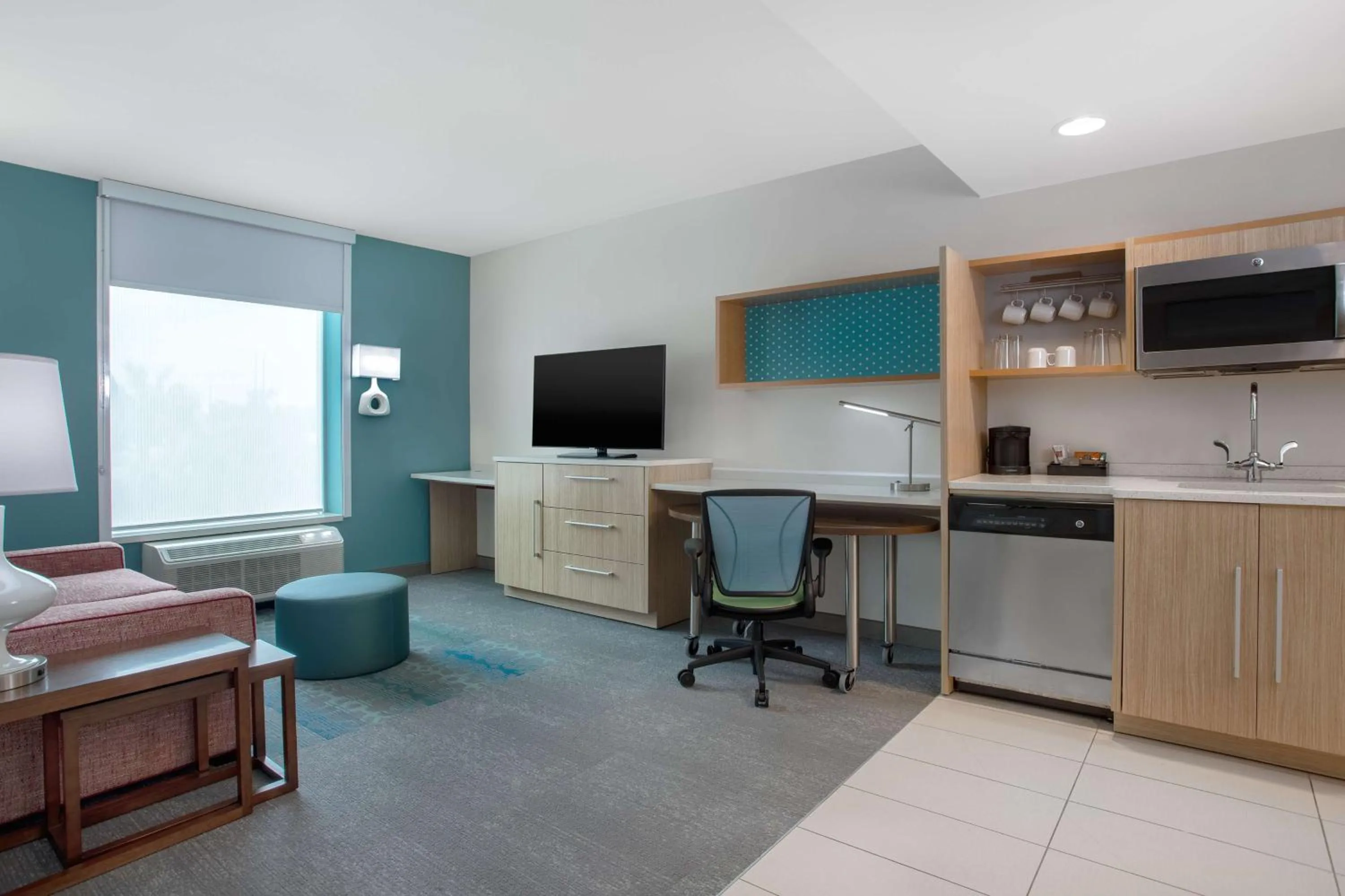 TV and multimedia in Home2 Suites by Hilton Destin