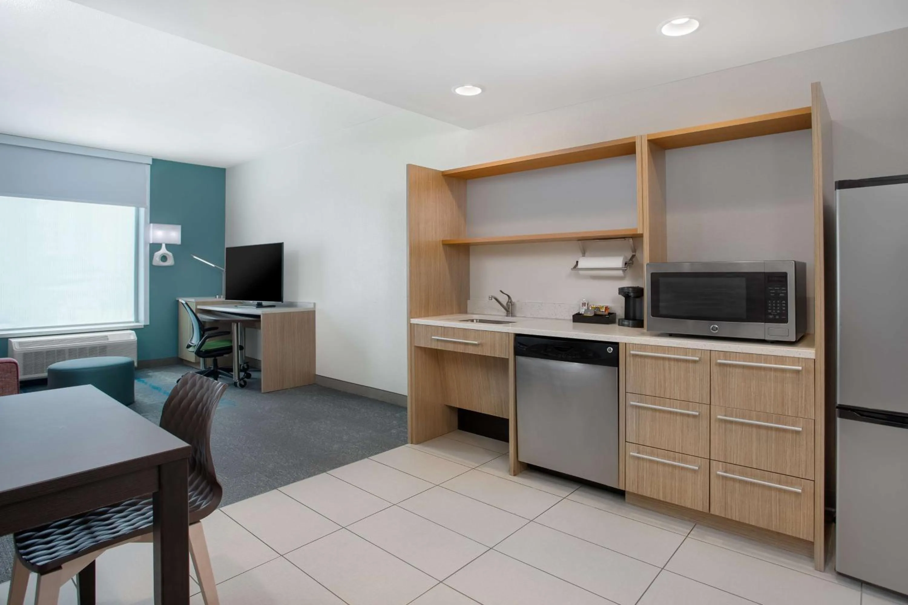 Coffee/tea facilities in Home2 Suites by Hilton Destin