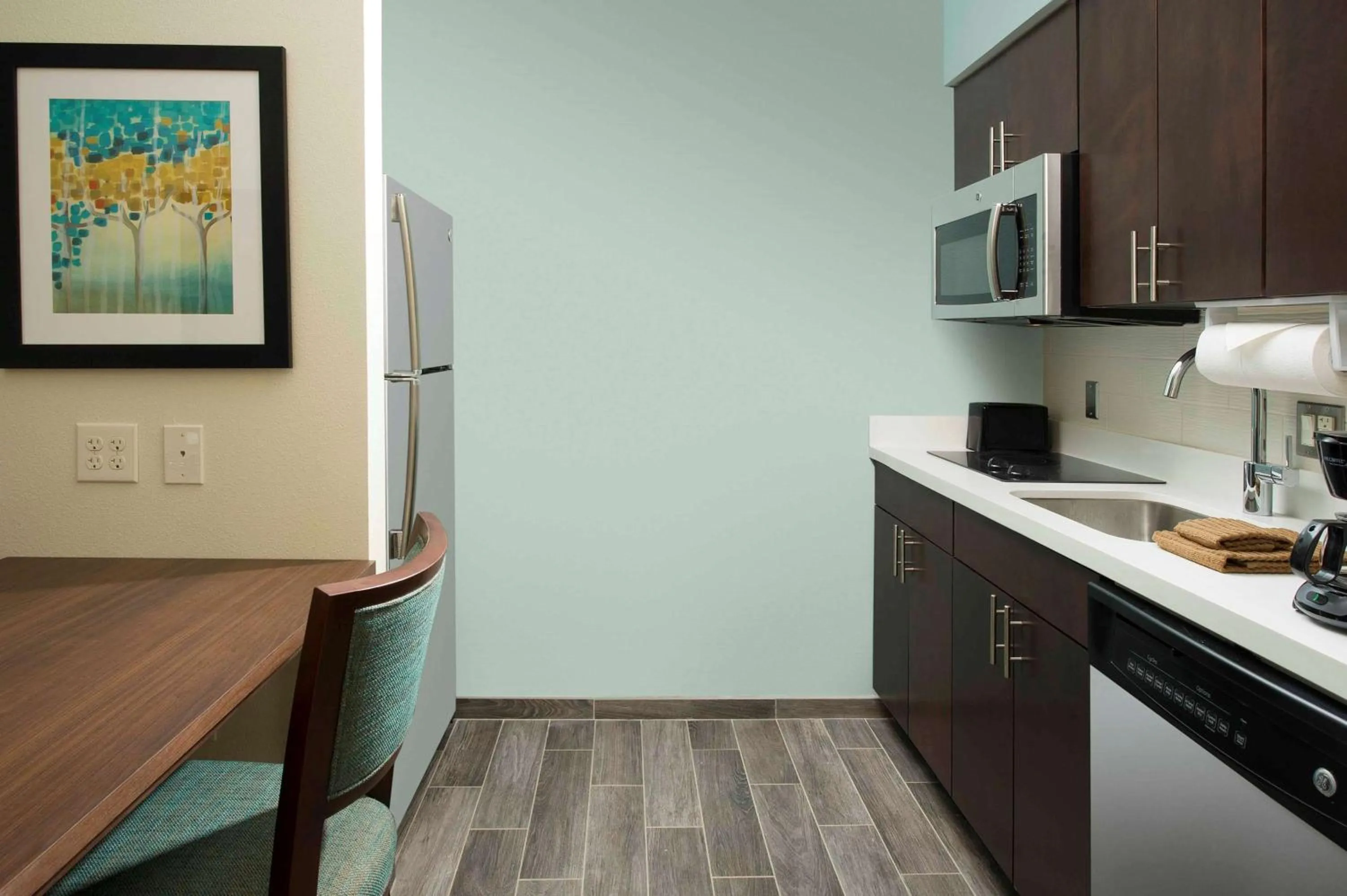 Kitchen or kitchenette in Homewood Suites San Antonio Airport