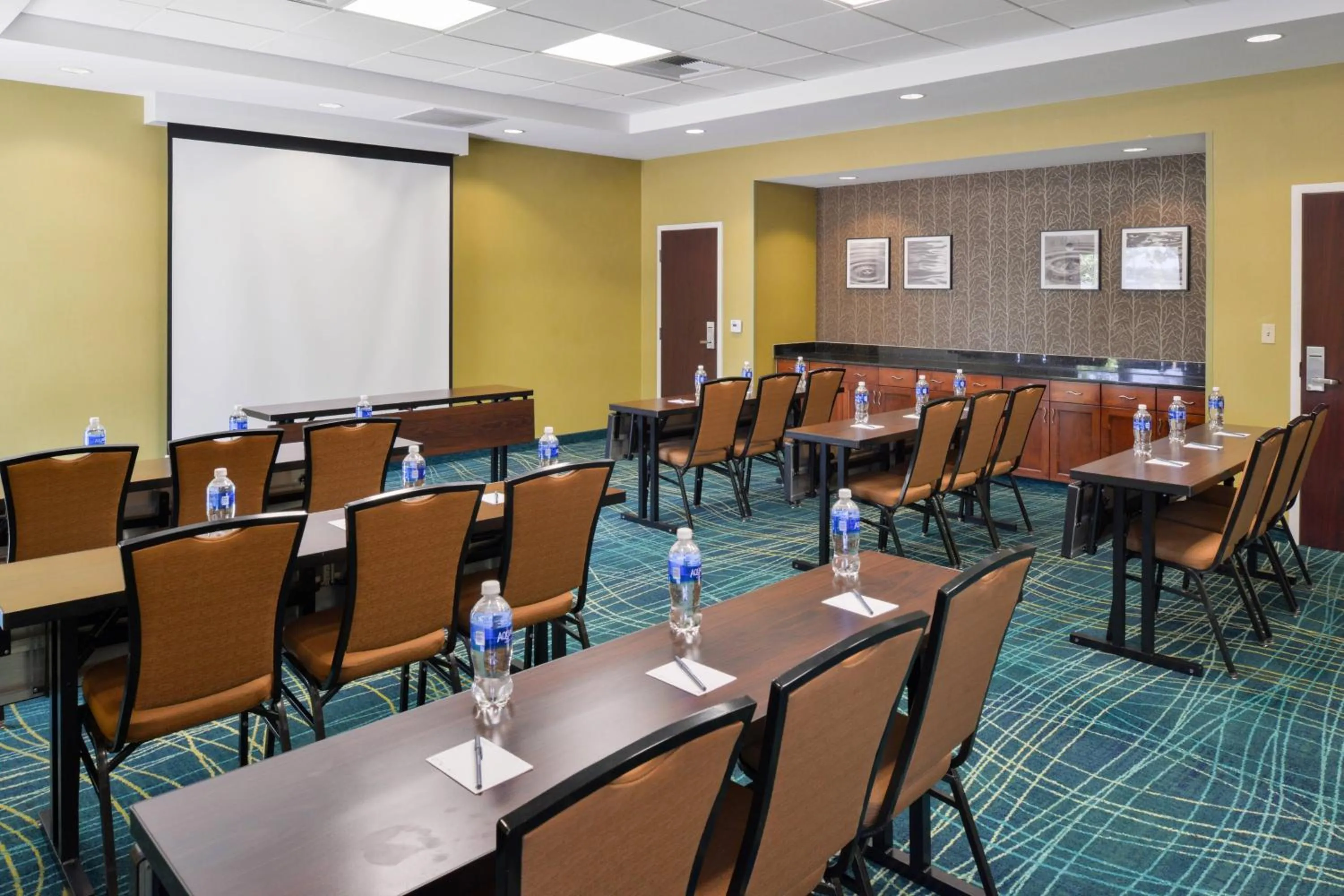 Meeting/conference room in SpringHill Suites Fresno
