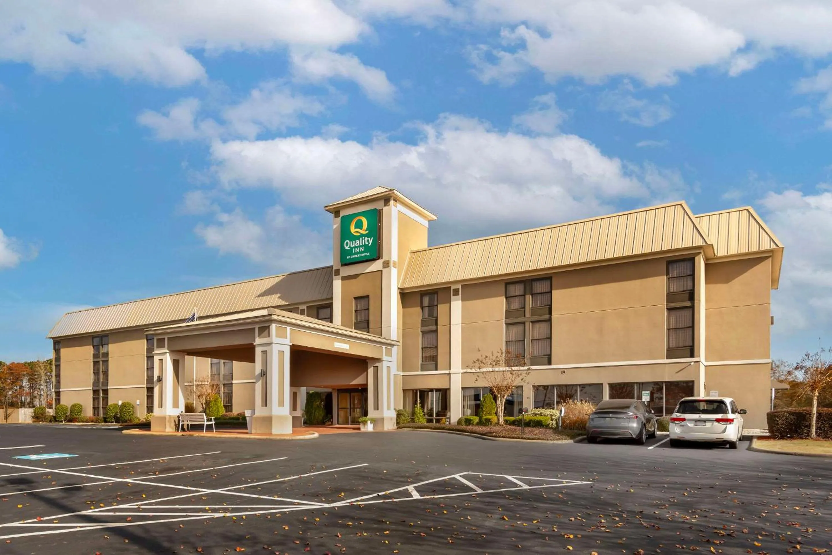 Property building in Quality Inn Valley - West Point