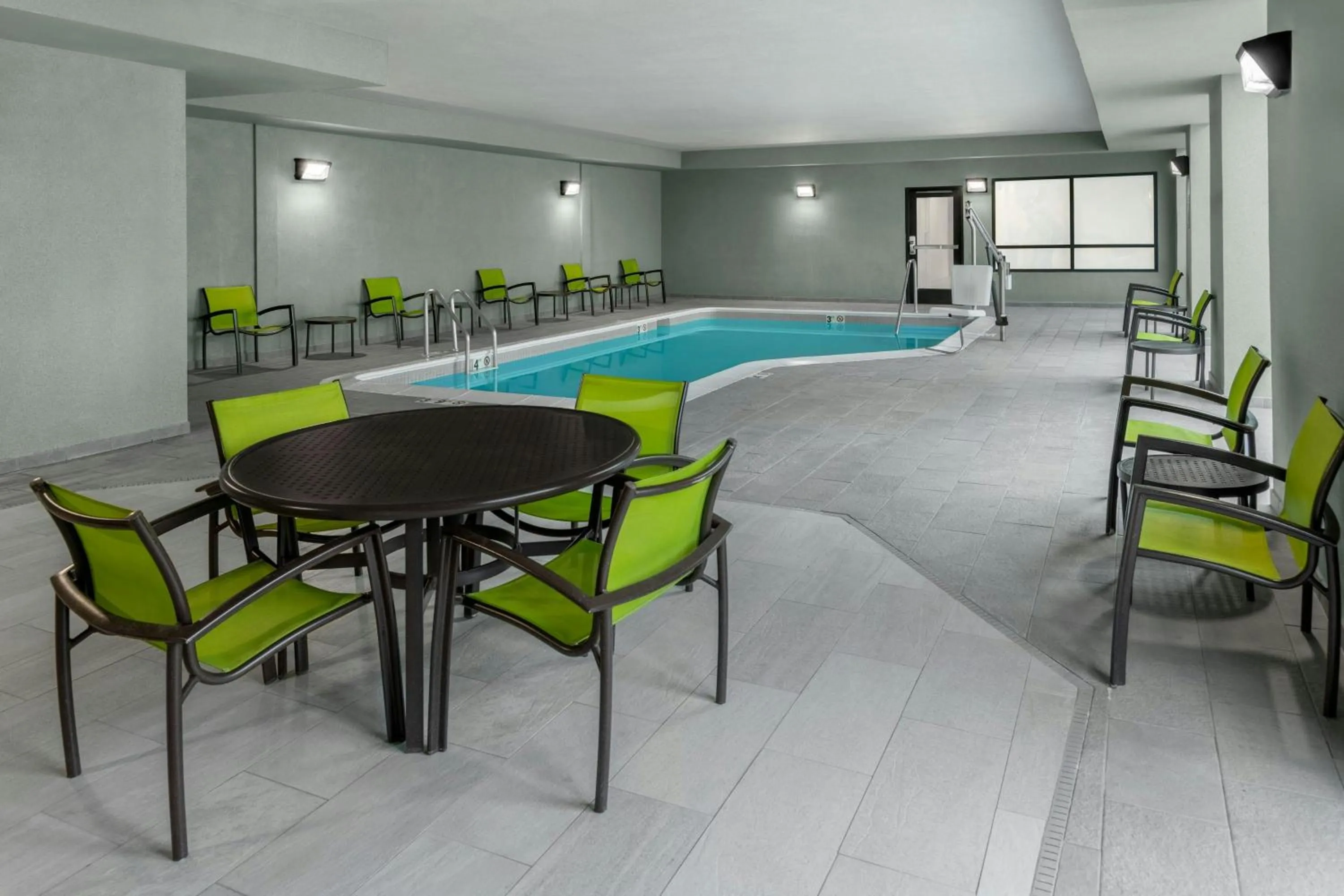 Swimming pool in SpringHill Suites Detroit Auburn Hills