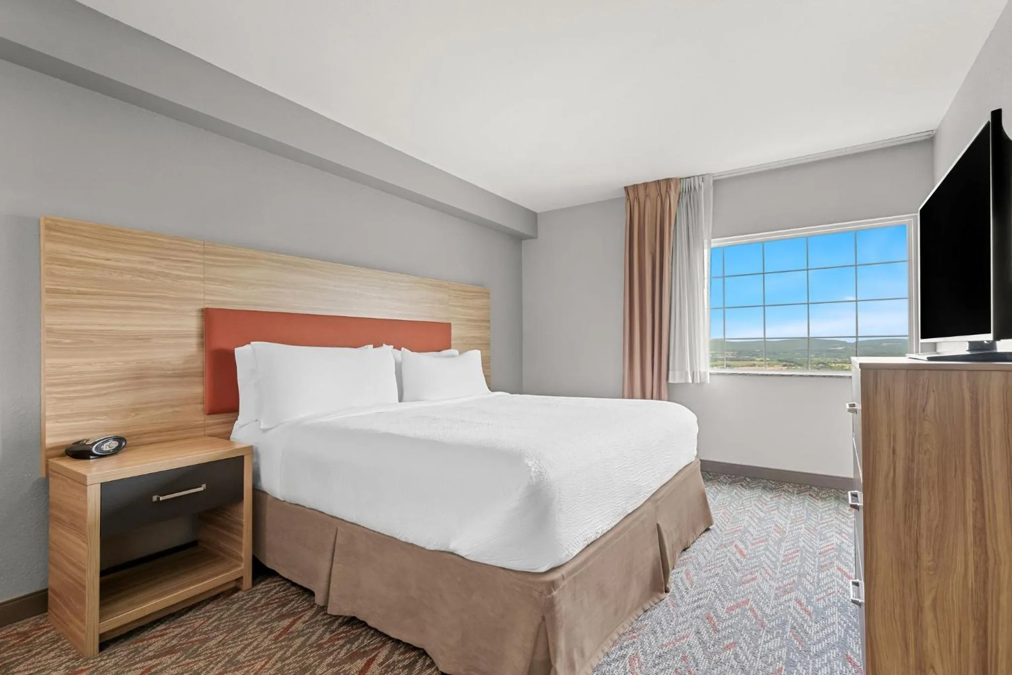 Photo of the whole room, Bed in Candlewood Suites Hazleton by IHG