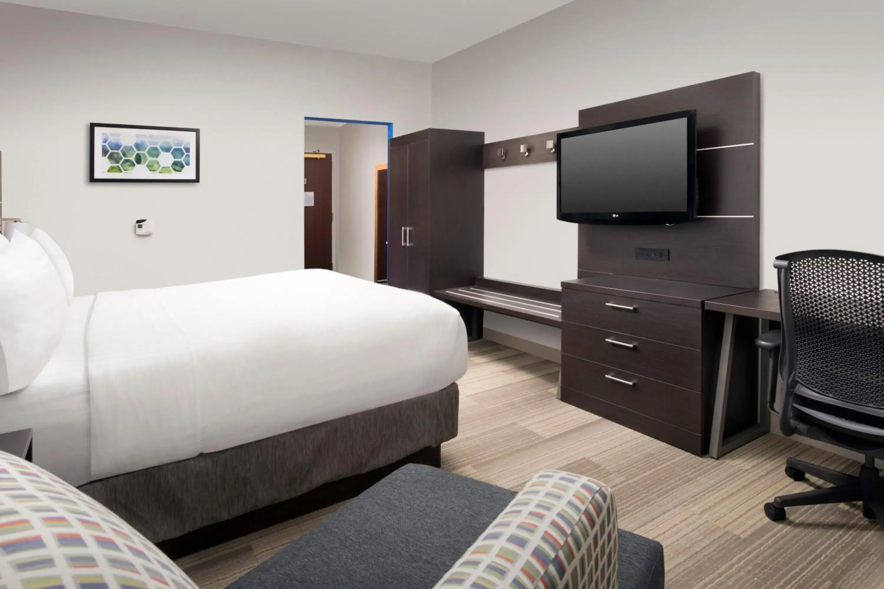 King Room - Mobility Access/Hearing Accessible in Holiday Inn Express Knoxville-Strawberry Plains by IHG King Room - Mobility Access/Hearing Accessible in Holiday Inn Express Knoxville-Strawberry Plains by IHG