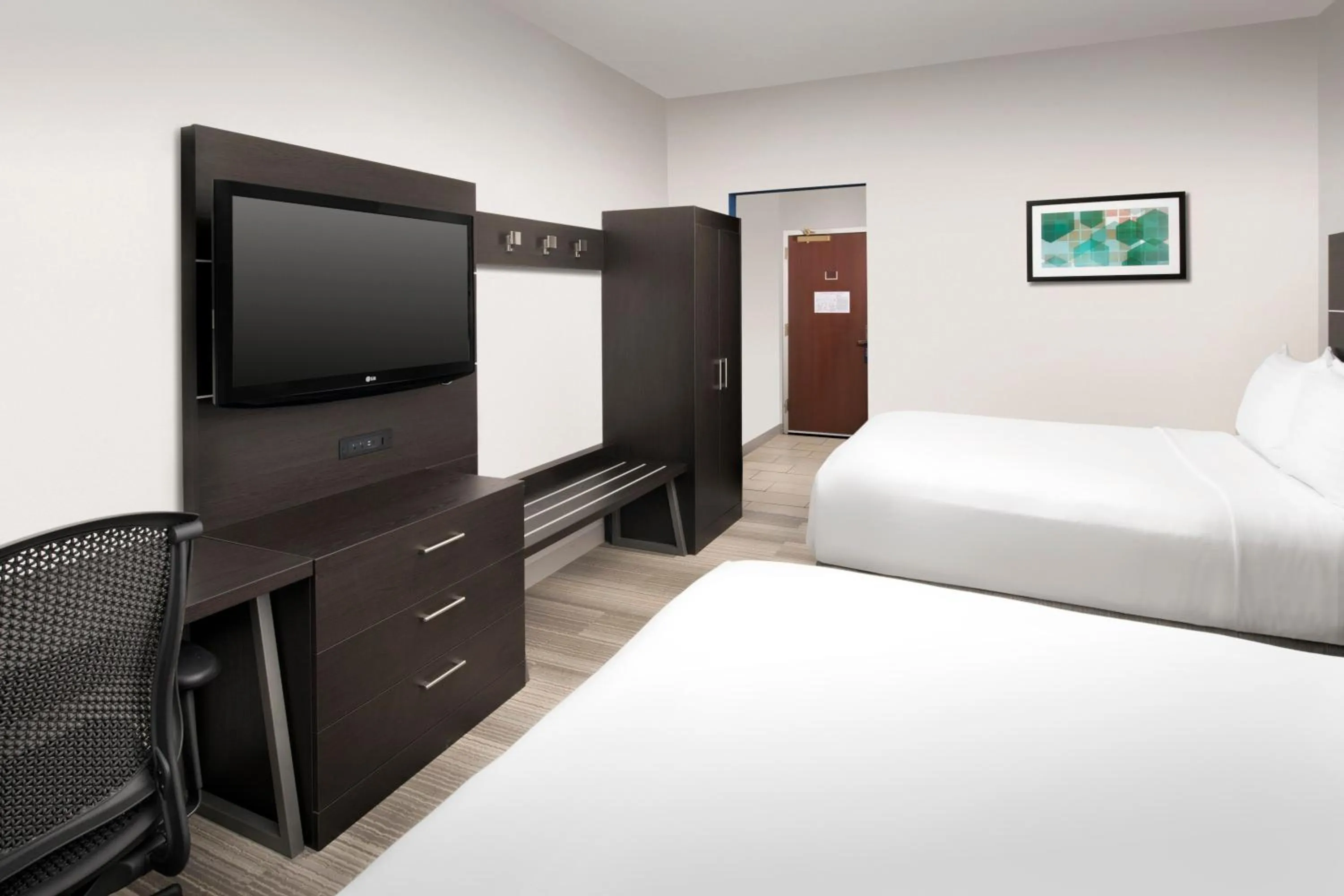 Photo of the whole room, Bed in Holiday Inn Express Knoxville-Strawberry Plains by IHG