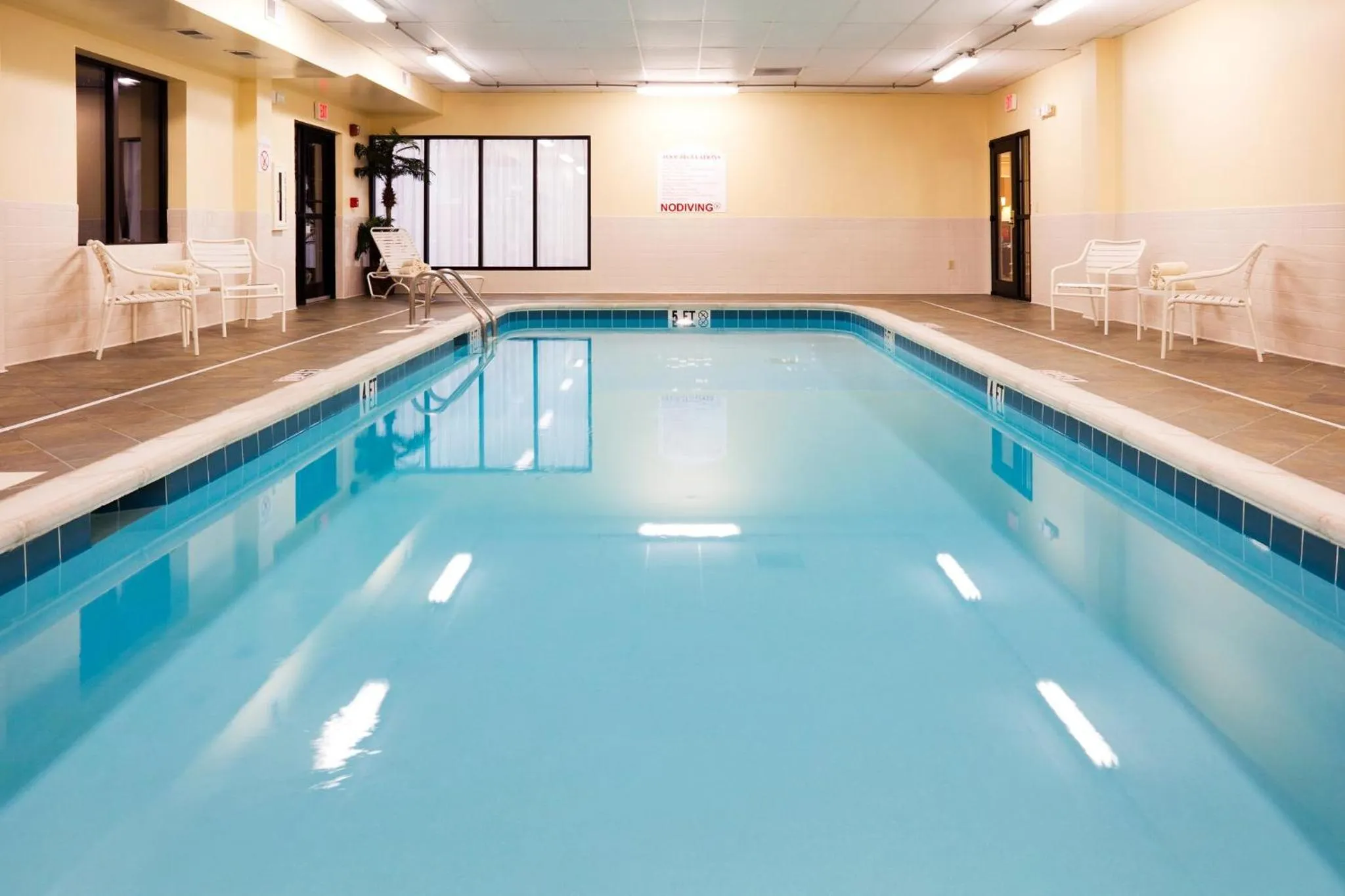 Swimming pool in Holiday Inn Express Knoxville-Strawberry Plains by IHG