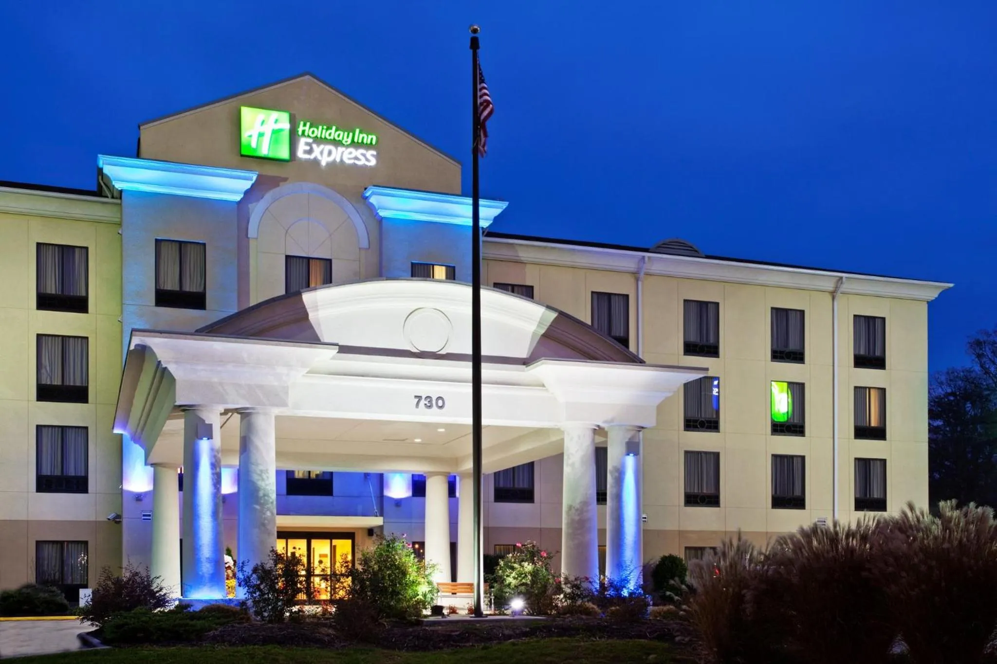 Property building in Holiday Inn Express Knoxville-Strawberry Plains by IHG