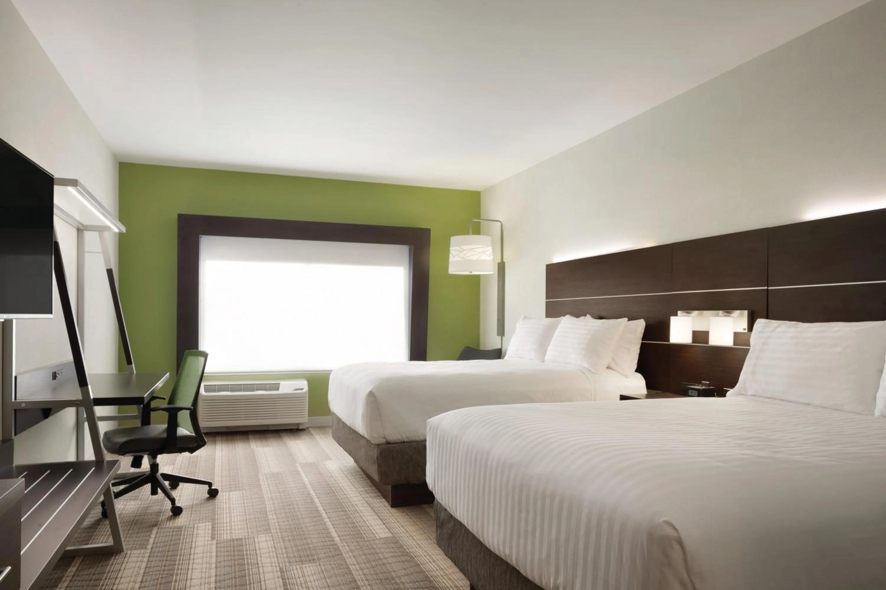 Photo of the whole room, Bed in Holiday Inn Express Knoxville-Strawberry Plains by IHG