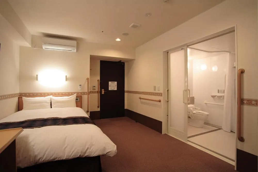Photo of the whole room, Bed in Life Inn Katsuta Station West