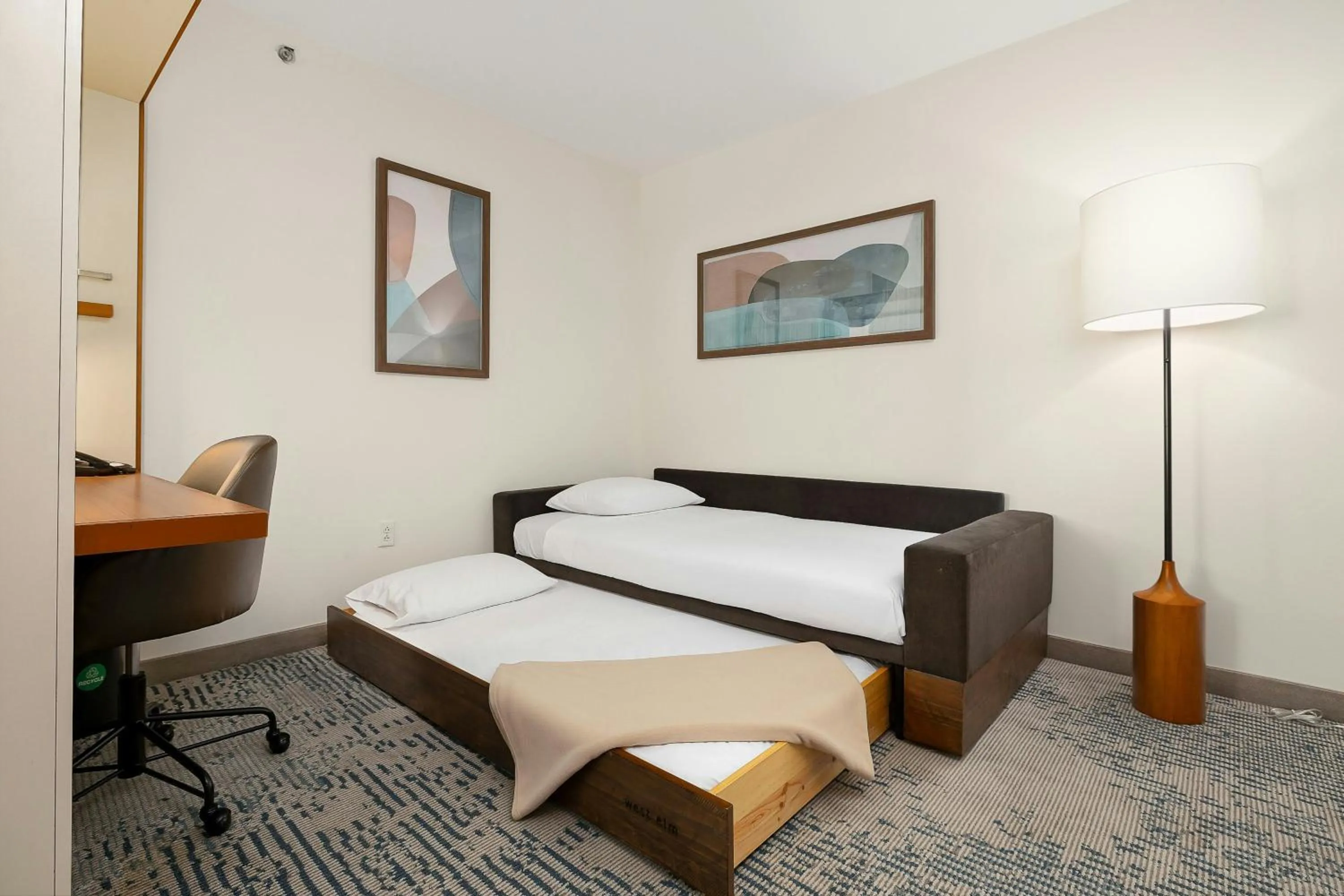 Photo of the whole room, Bed in SpringHill Suites by Marriott McAllen Convention Center
